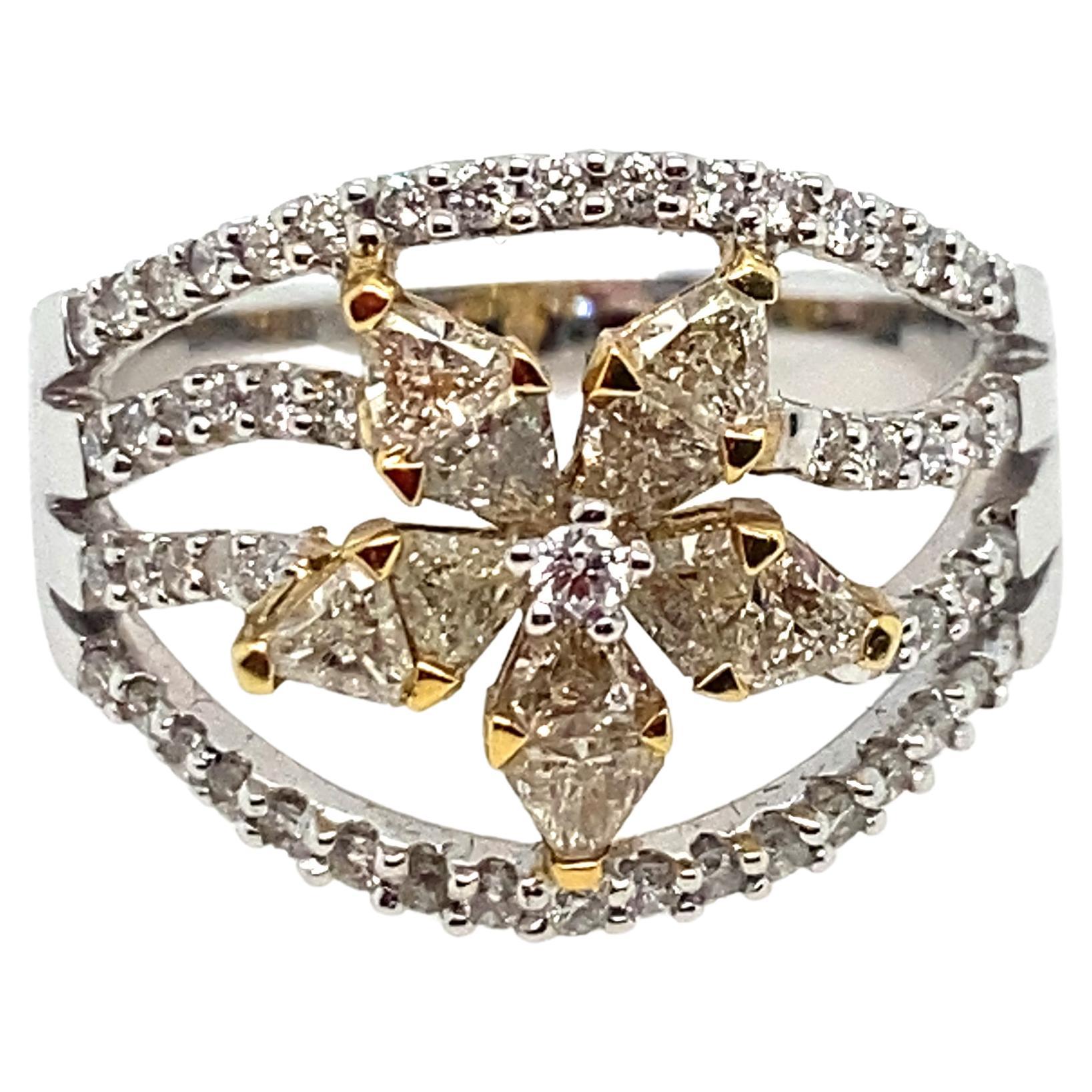 Diamond Flower Ring 18 Karat Gold Fashion Ring For Sale