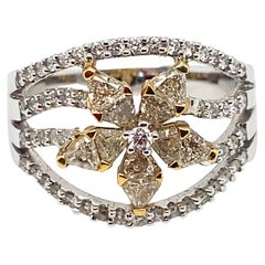 Diamond Flower Ring 18 Karat Gold Fashion Ring