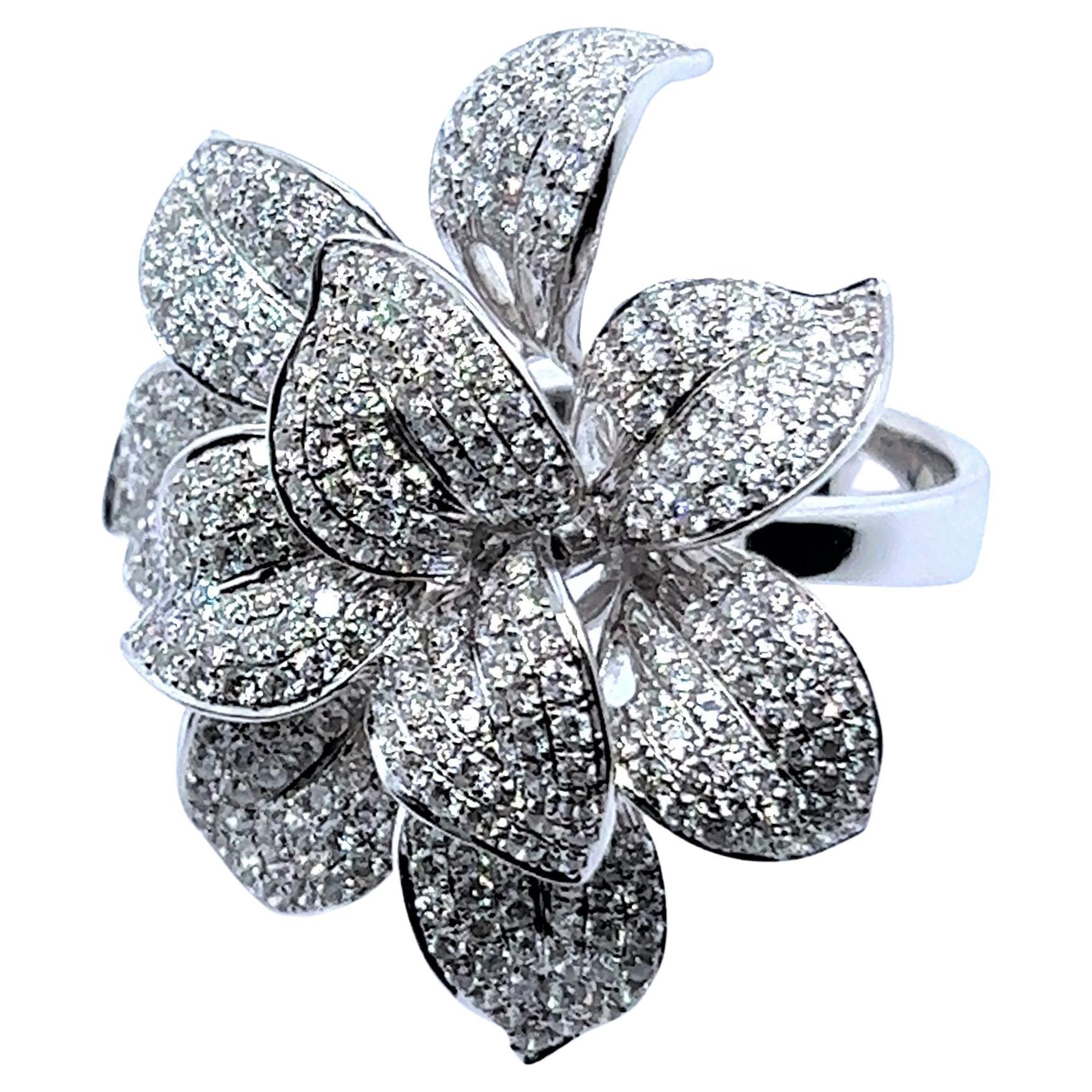 Diamond Flower Ring in 18 Karat White Gold For Sale