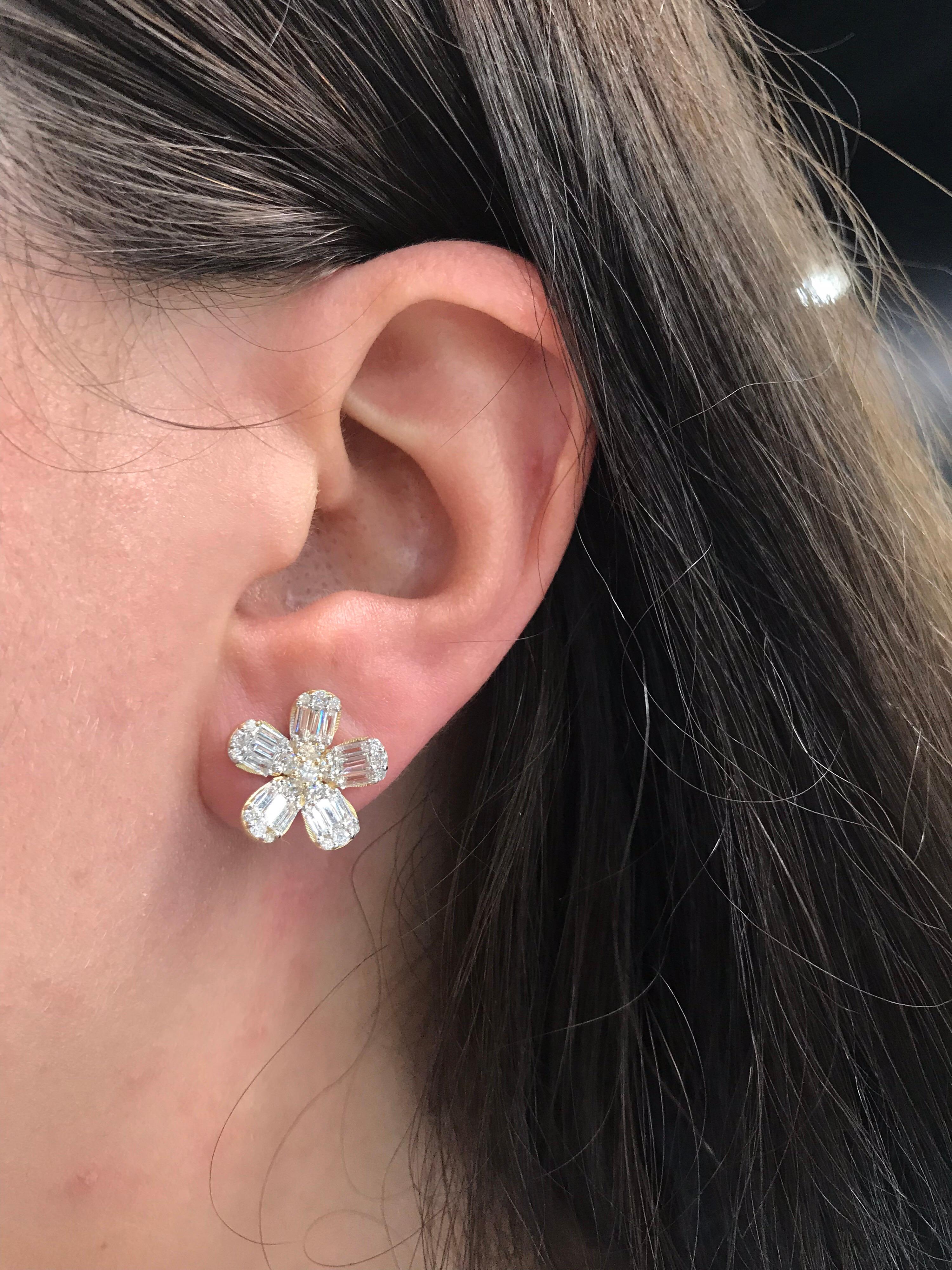 Diamond Flower Stud Earrings 1.67 Carat 14 Karat Rose Gold 1