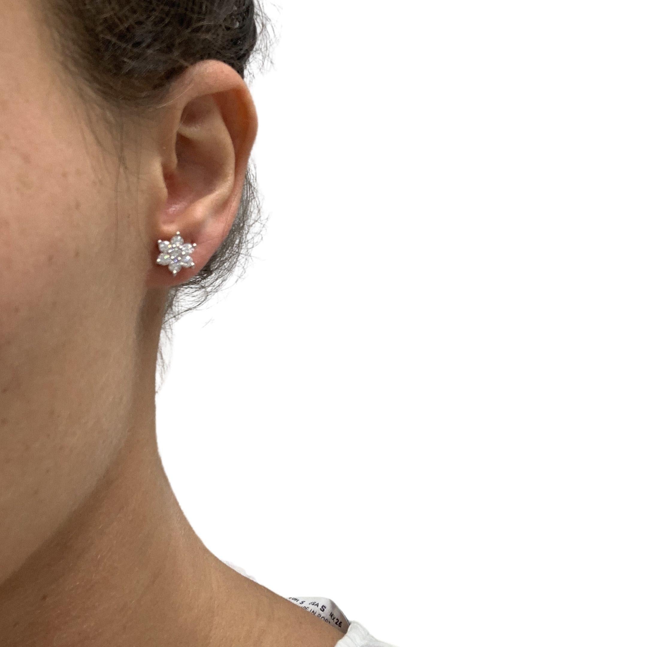 Flower Diamond Stud Earrings In New Condition In Miami, FL