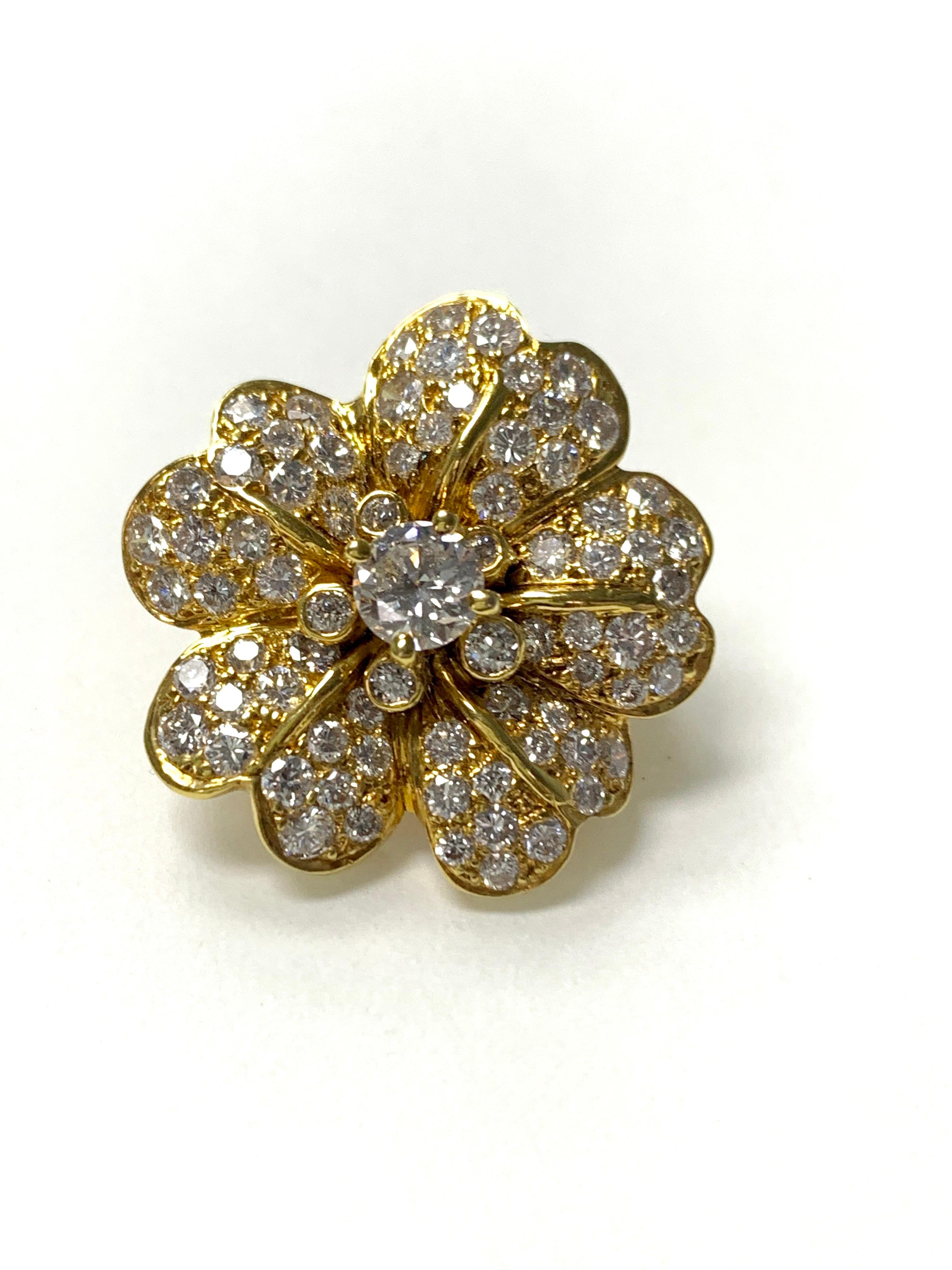 Donna Orecchini a perno con fiori di diamante in oro giallo 18 carati in vendita