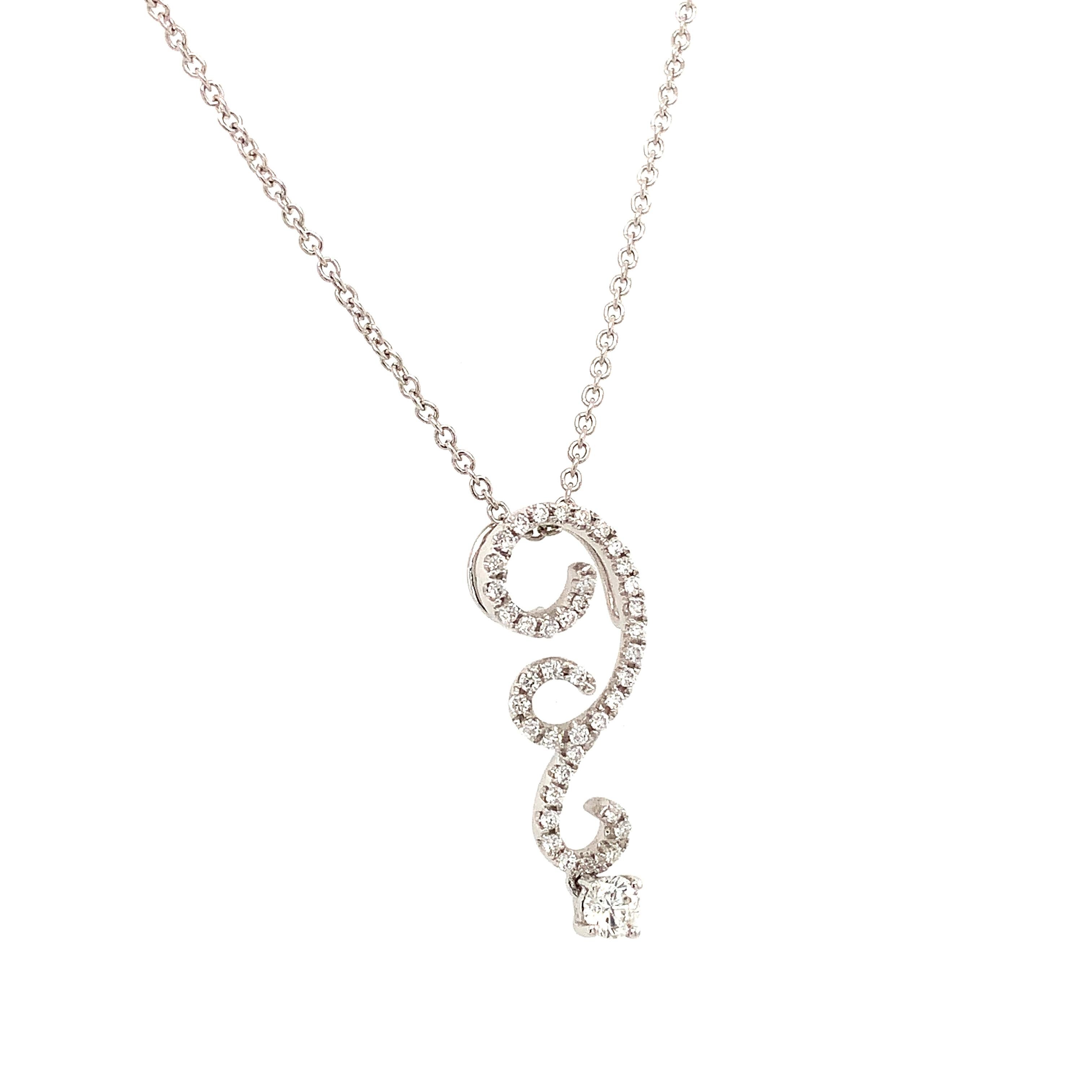 Collana con ciondolo a forma di fiore di diamante in oro bianco 18 carati In condizioni Nuovo in vendita a London, GB