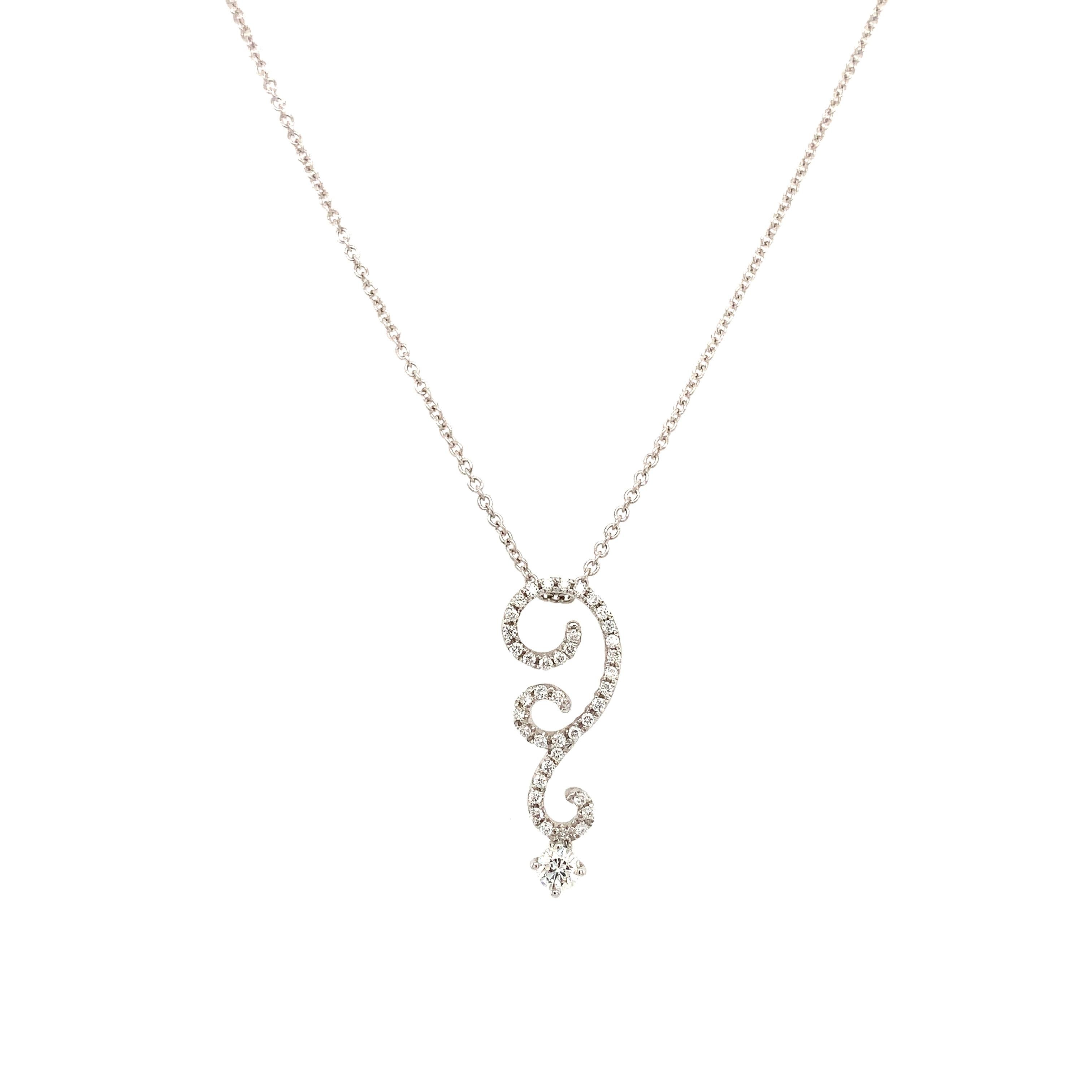 Donna Collana con ciondolo a forma di fiore di diamante in oro bianco 18 carati in vendita