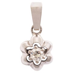 Pendentif fleur en or blanc avec diamants