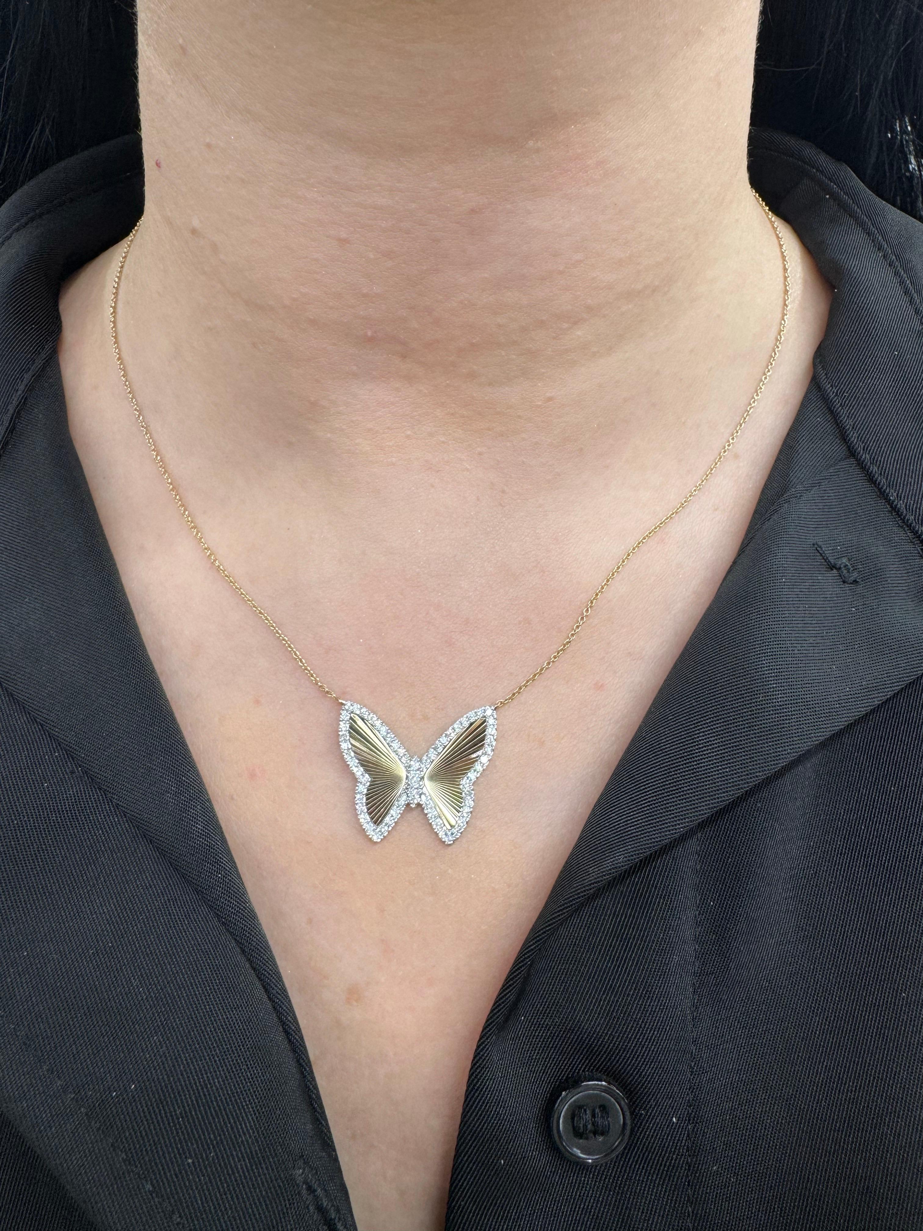 Contemporary Diamond Fluted Butterfly Pendant Necklace 0.56 Carats 14 Karat Yellow Gold For Sale
