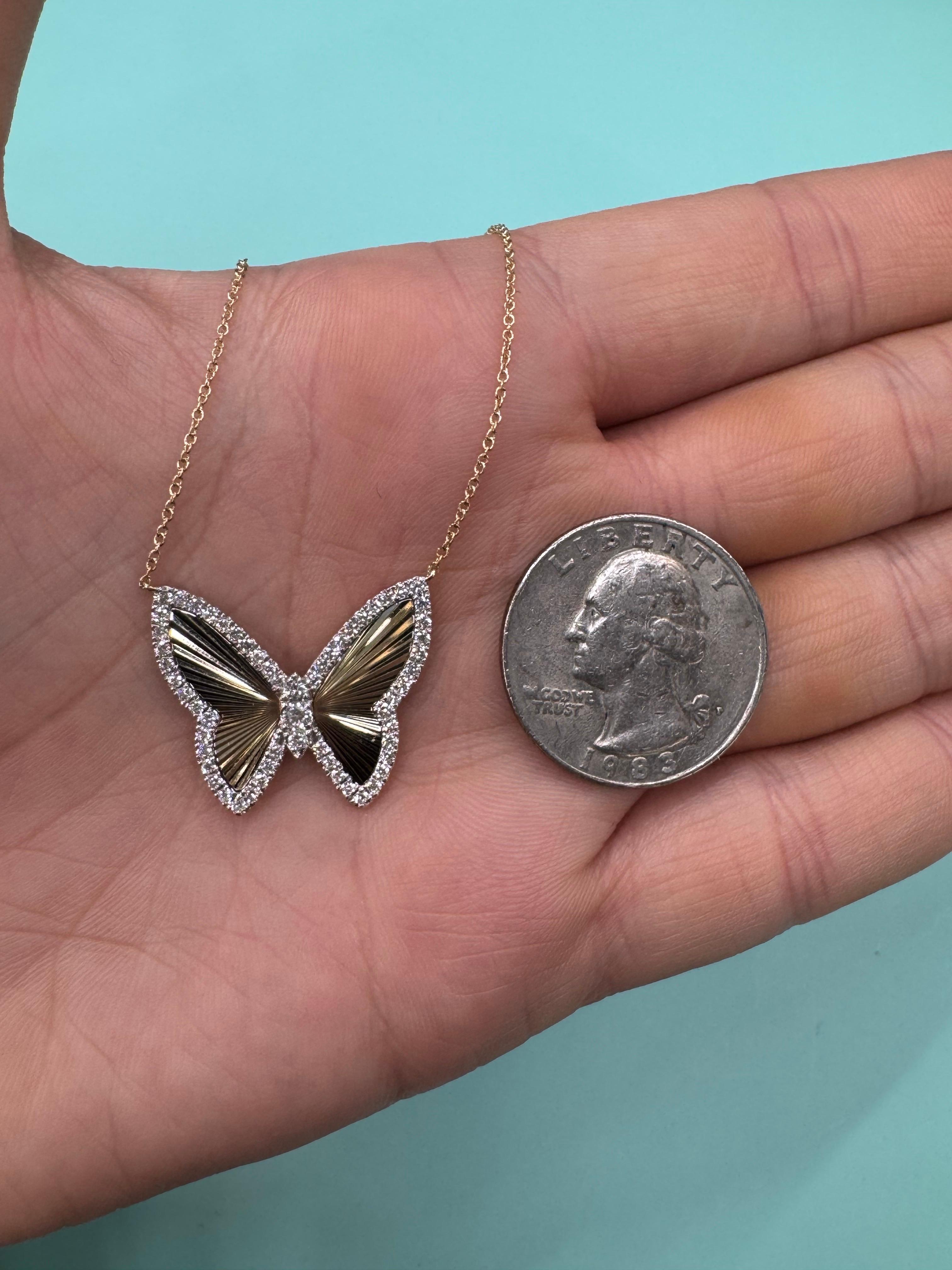 Round Cut Diamond Fluted Butterfly Pendant Necklace 0.56 Carats 14 Karat Yellow Gold For Sale