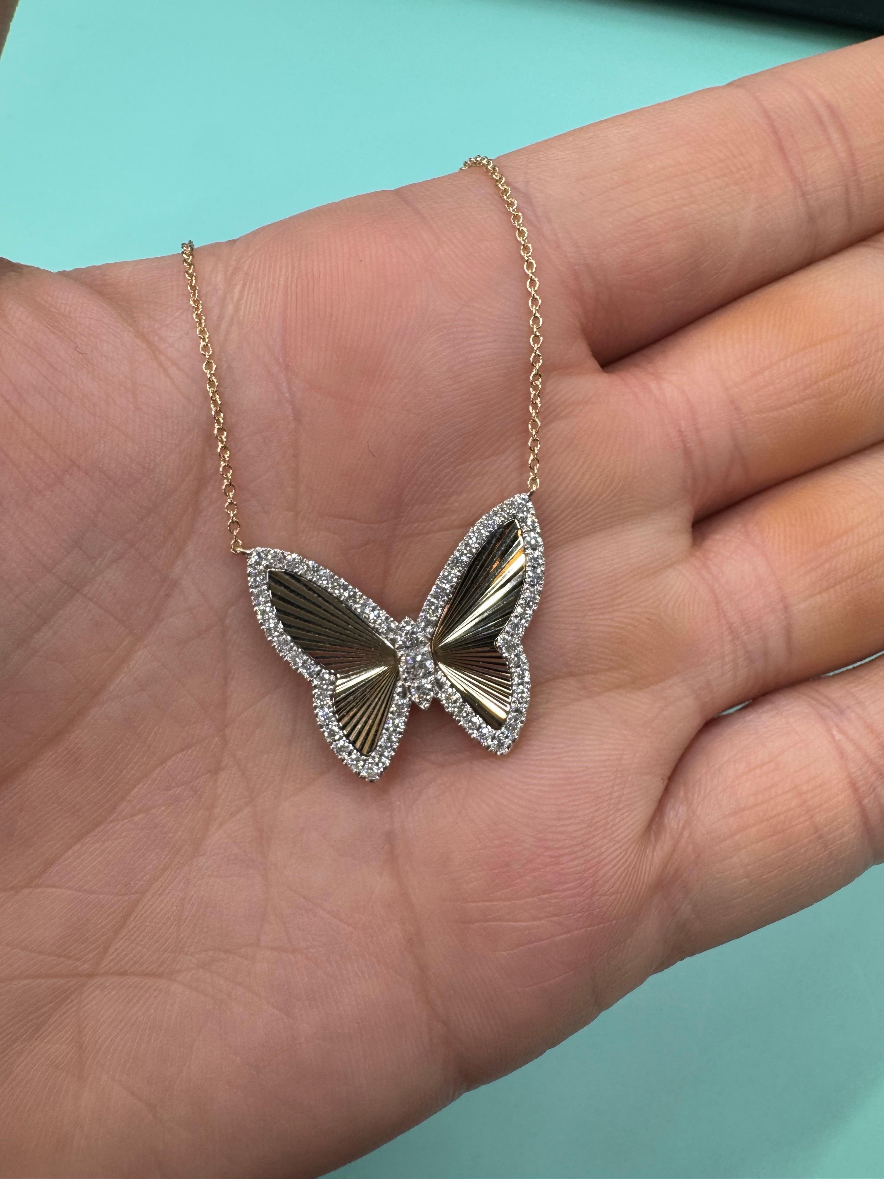 Diamond Fluted Butterfly Pendant Necklace 0.56 Carats 14 Karat Yellow Gold In New Condition For Sale In New York, NY