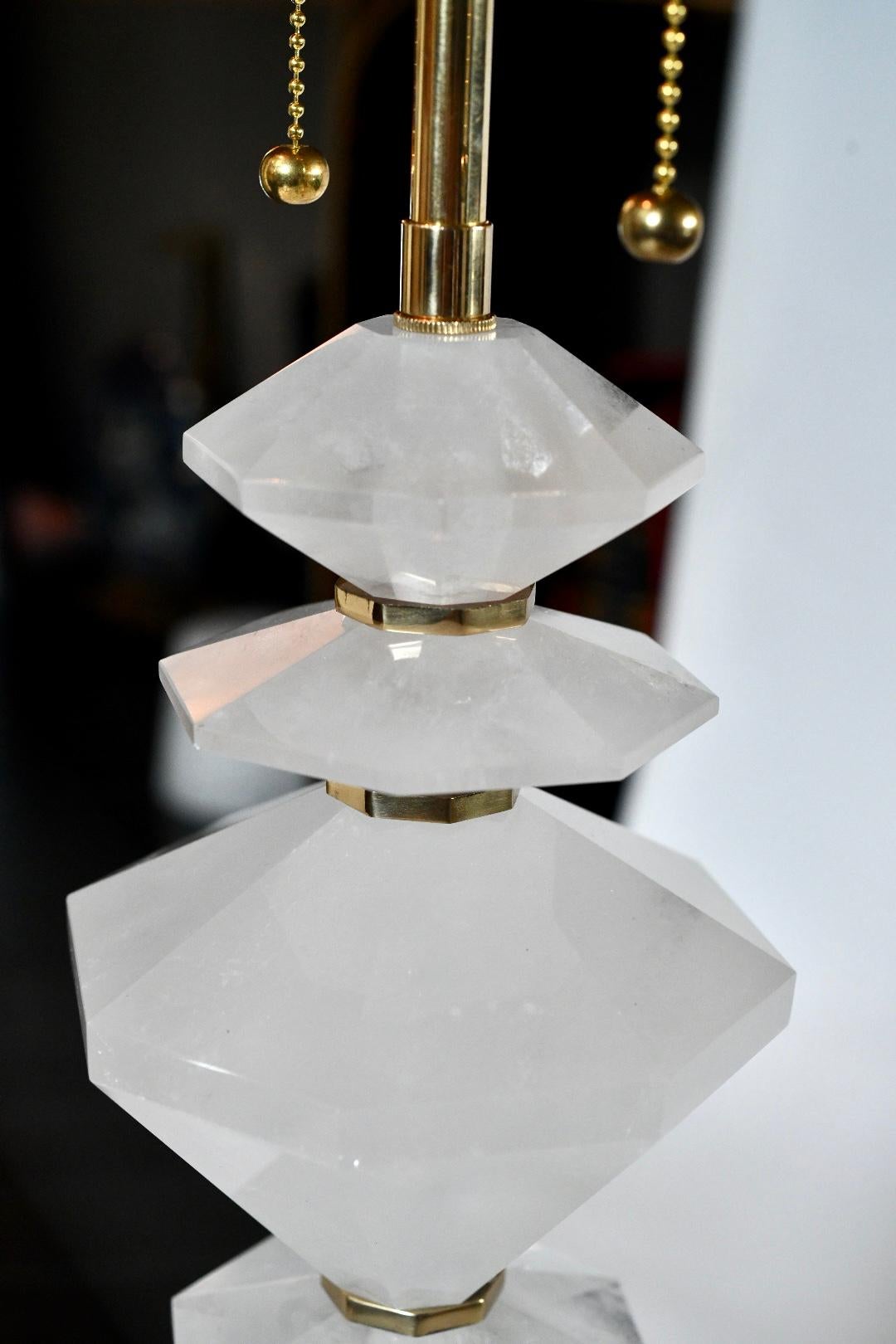 Lampes en cristal de roche de forme diamantée par Phoenix Excellent état - En vente à New York, NY
