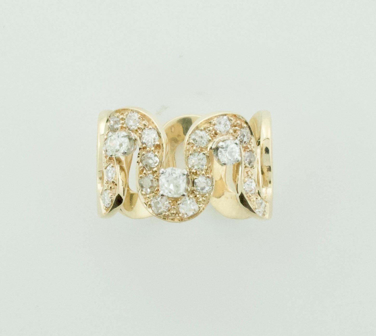 Diamond Free Form Diamond Ring Circa 1960's in Yellow Gold For Sale 2