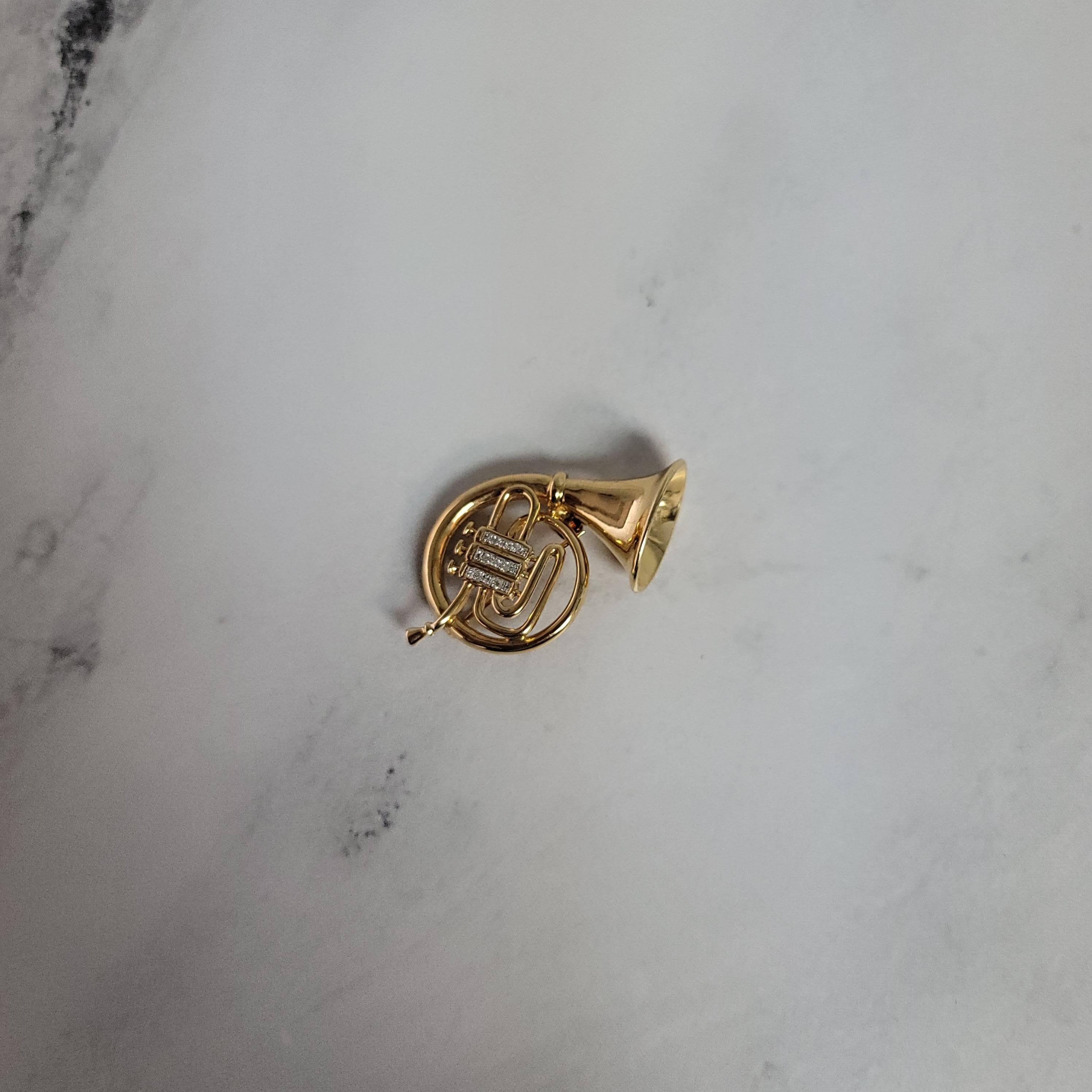 Round Cut Diamond French Horn Brooch 14k Yellow Gold For Sale