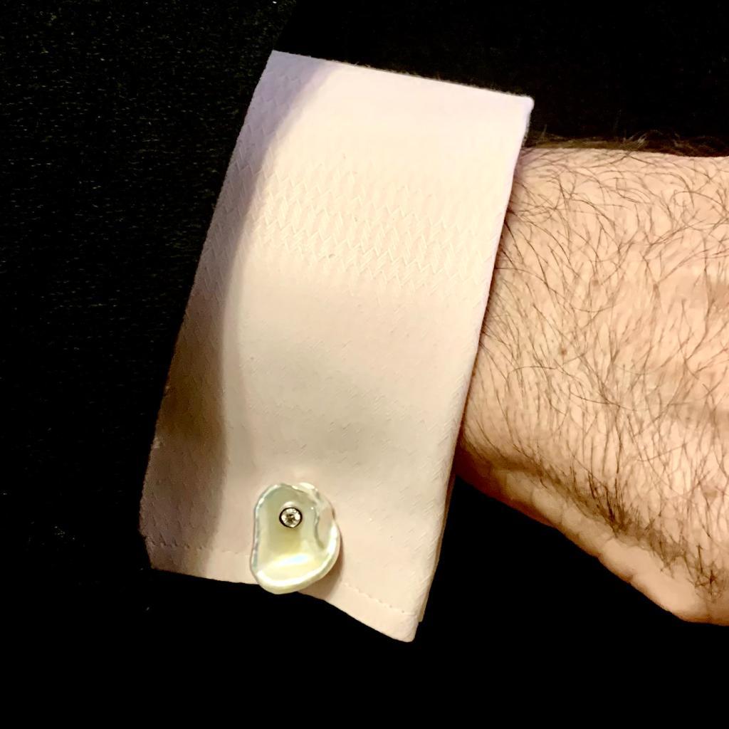 Fine Quality Freshwater Pearl Diamond Cufflinks 14k Gold Designer Certified $2,490 010960

This is a Unique Custom Made Glamorous Piece of Jewelry!

Nothing says, “I Love you” more than Diamonds and Pearls!

These Freshwater pearl cufflinks have