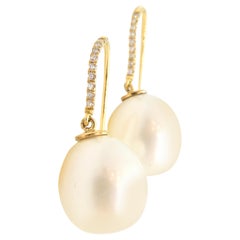 Diamond Freshwater Pearl 18 Carat Yellow Gold Mayfair Drop Earrings