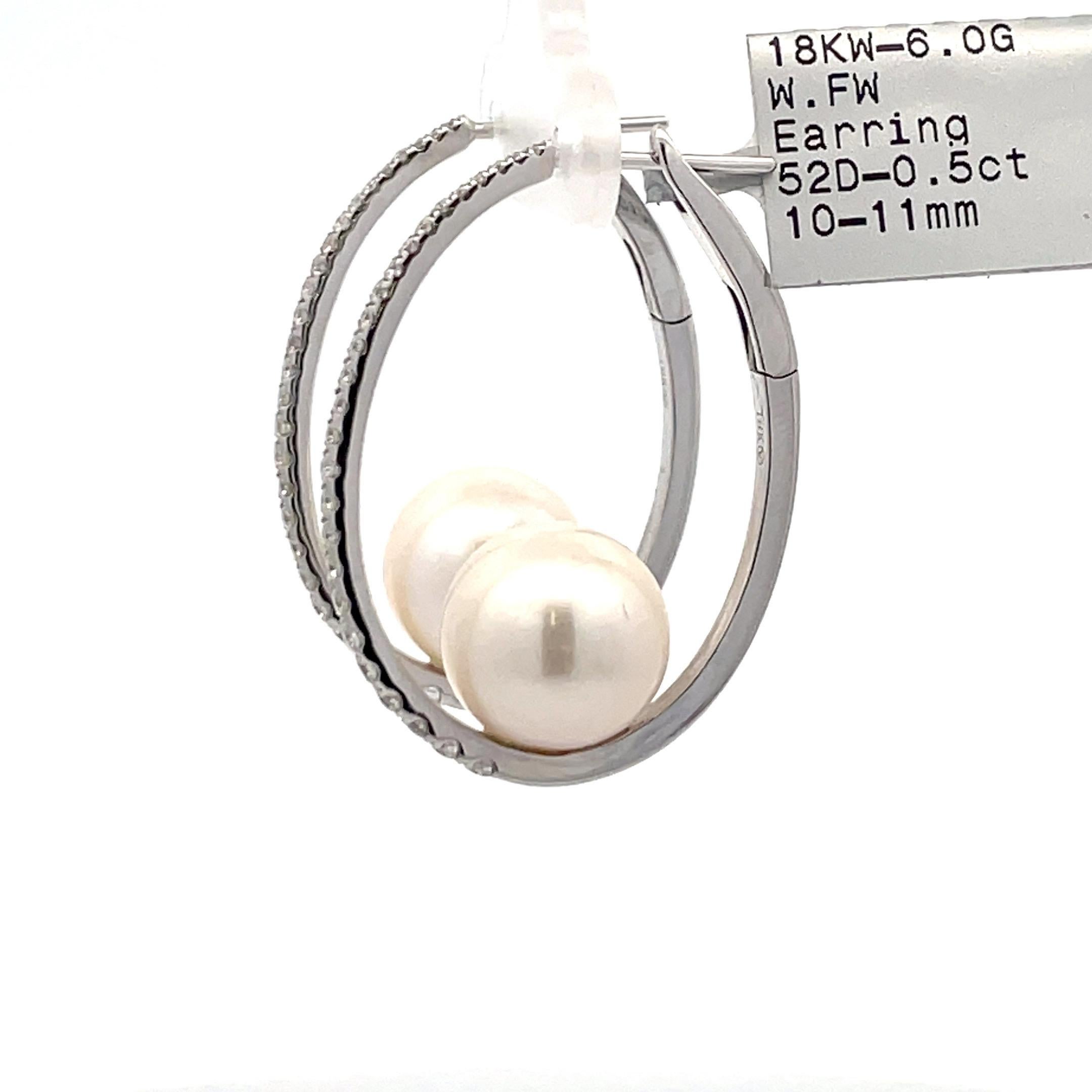 Contemporary Diamond Freshwater Pearl Hoop Earrings 0.50 Carats 18 Karat White Gold 10-11 MM For Sale