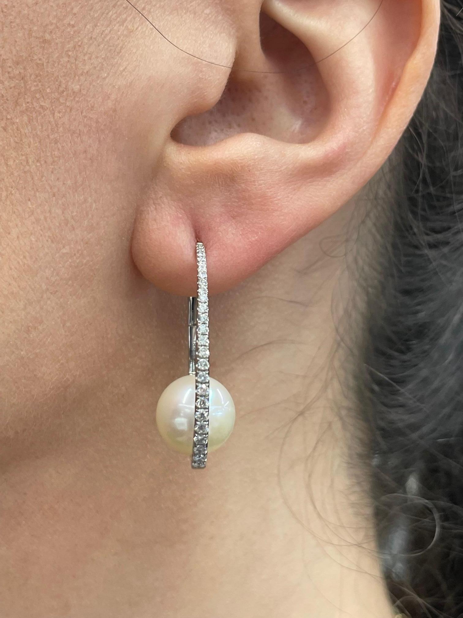 Diamond Freshwater Pearl Hoop Earrings 0.50 Carats 18 Karat White Gold 10-11 MM For Sale 2