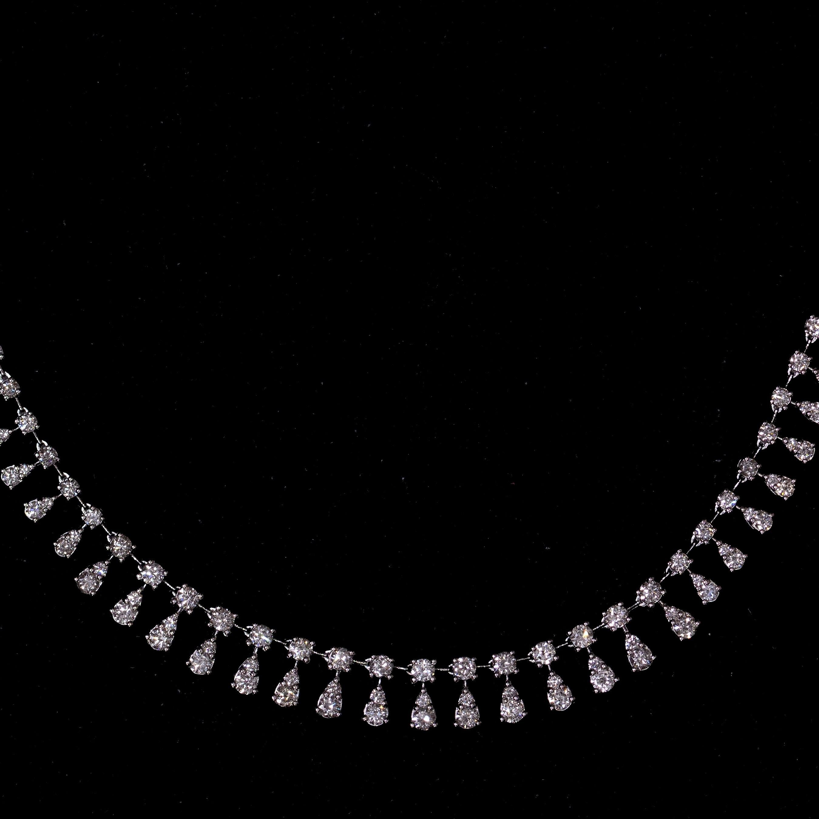 Collar con Flecos de Diamantes Gota Redonda Brillante Oro Blanco 18K Portugueses 2020s en venta 7