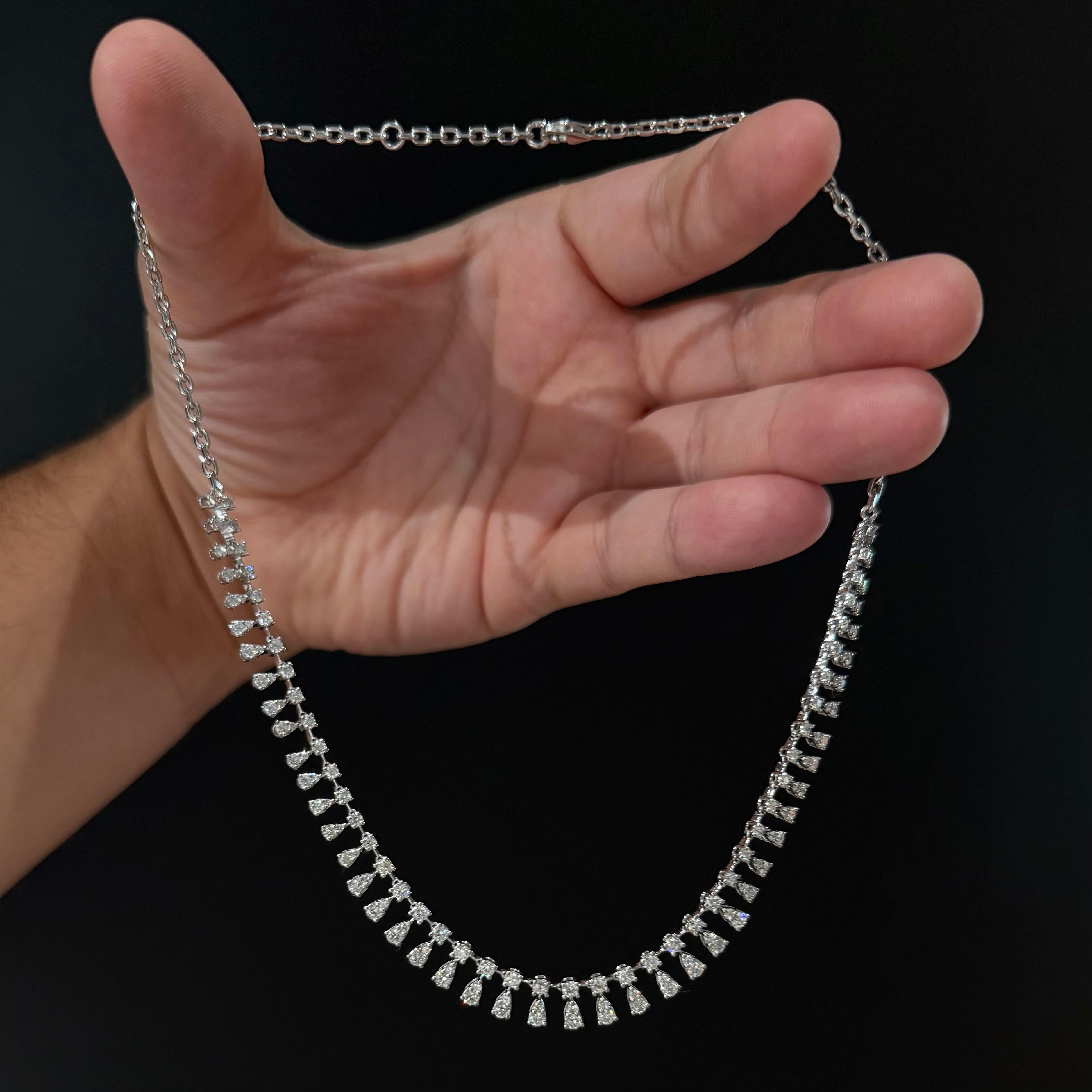 Femenino o masculino Collar con Flecos de Diamantes Gota Redonda Brillante Oro Blanco 18K Portugueses 2020s en venta