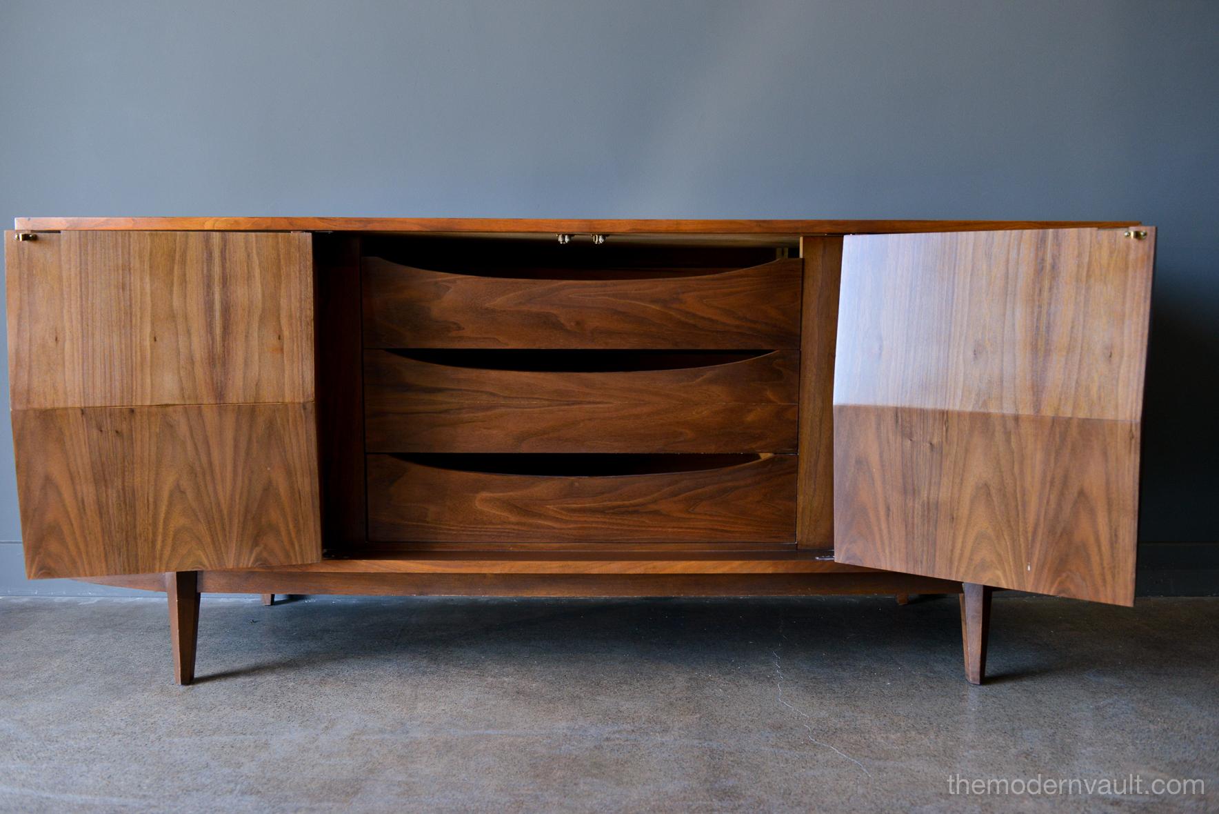 Mid-Century Modern Diamond Front Sculpted Walnut Credenza by Albert Parvin, circa 1960