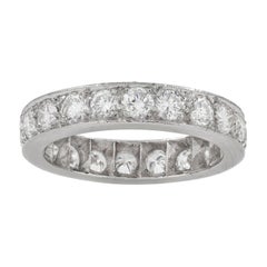 Anello a eternità completa con diamante