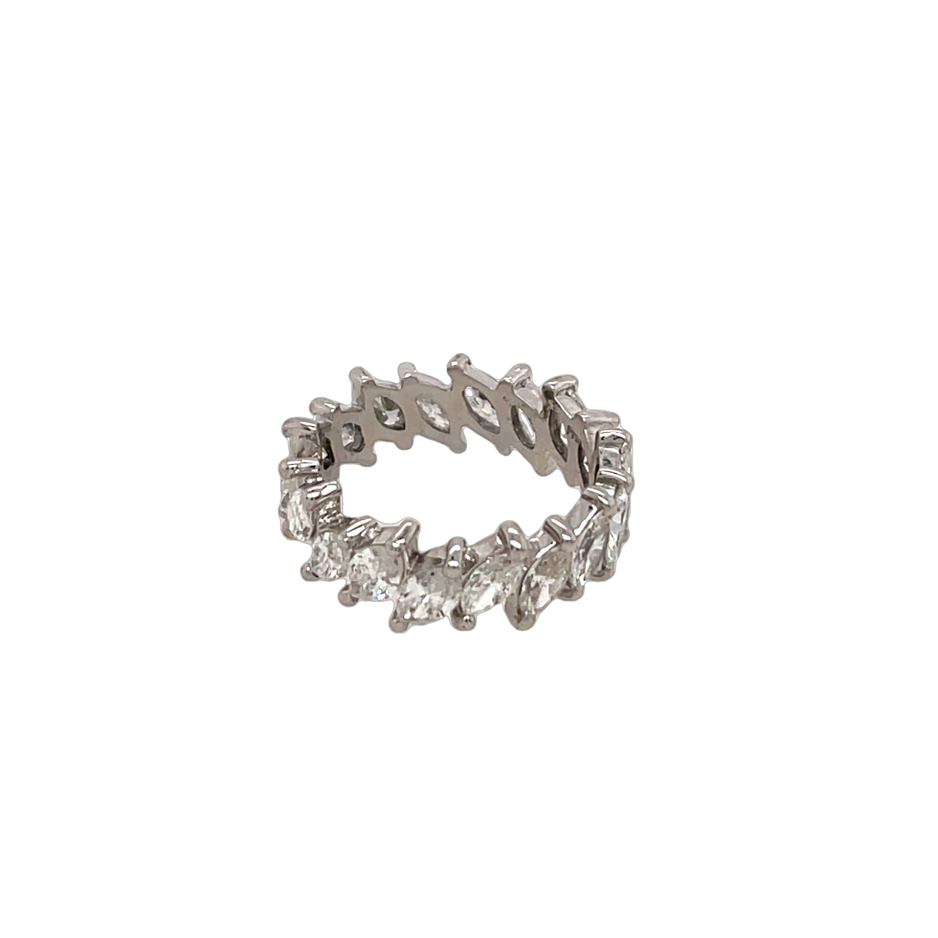 Diamant-Eternity-Ring aus 18 Karat Weißgold mit Voll-Eternity-Diamanten und 3,60 Karat Marquise-Diamanten (Marquiseschliff)