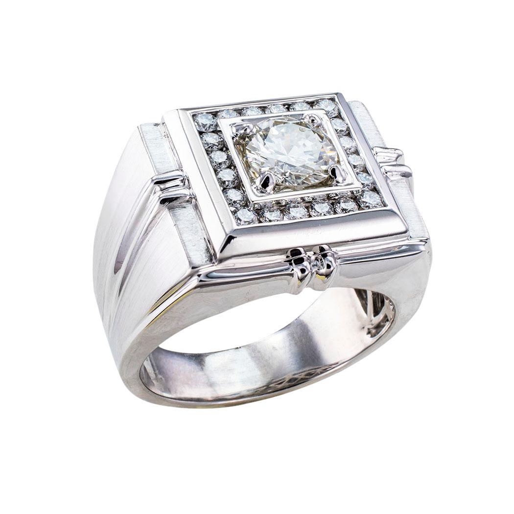 Anillo de diamantes en racimo para caballero de oro blanco de 18k Circa 1990s en Bueno estado para la venta en Los Angeles, CA