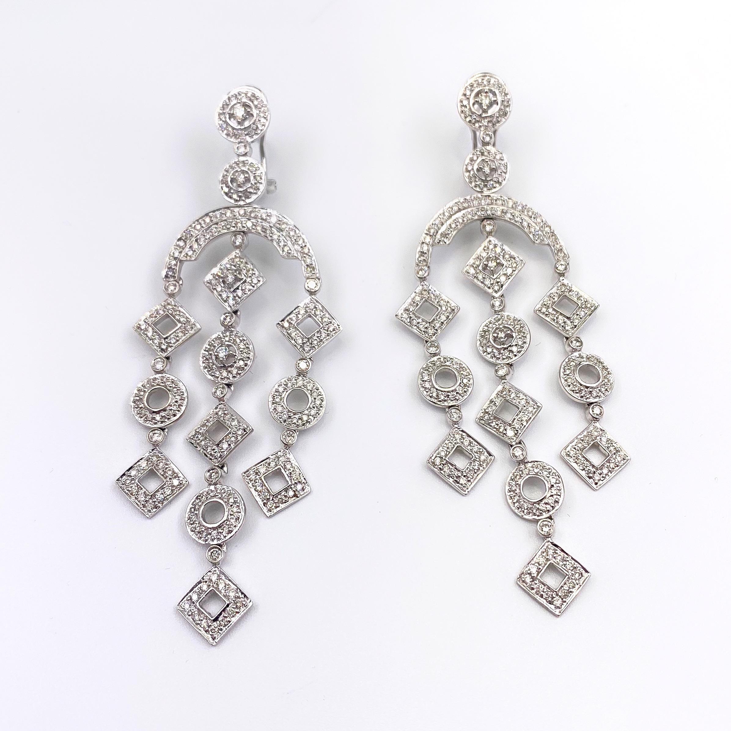 Diamond Geometric Chandelier Earrings 2 Carat Total Weight in 14 Karat Gold In Excellent Condition For Sale In San Diego, CA