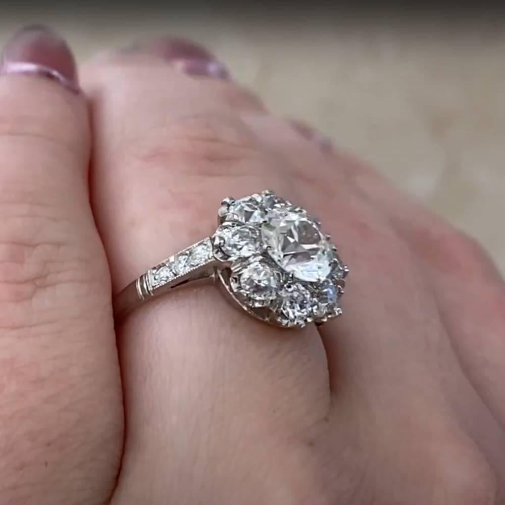 Taille vieille Europe Bague de fiançailles en platine, diamant (GIA approx. 1,10 carats) en forme de grappe en vente