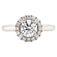 Bague de fiançailles solitaire halo en platine avec diamants GIA