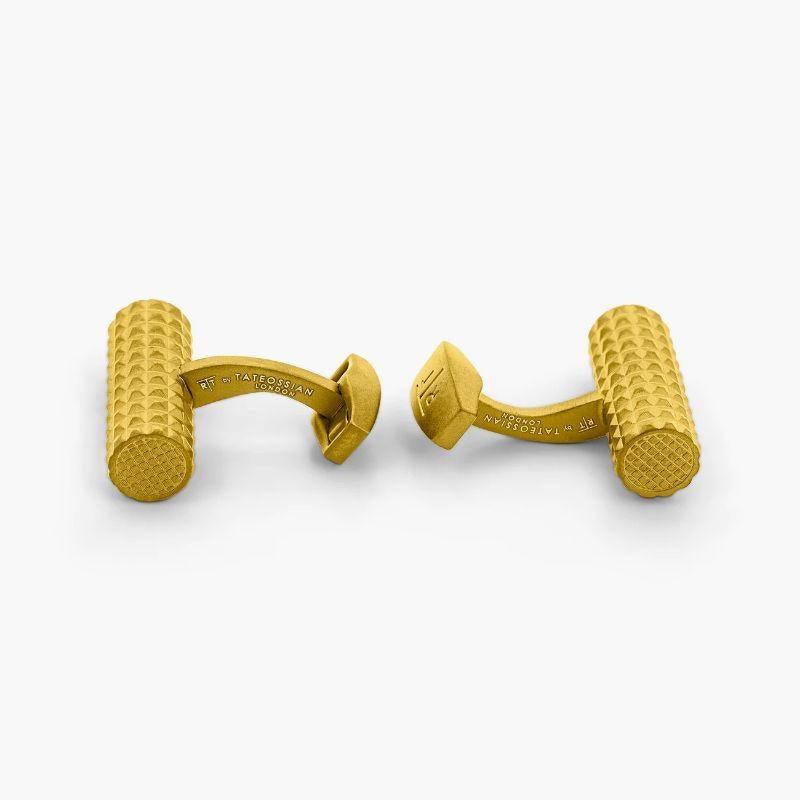 Diamond Giza cylinder cufflinks in yellow gold

Our latest addition to the 