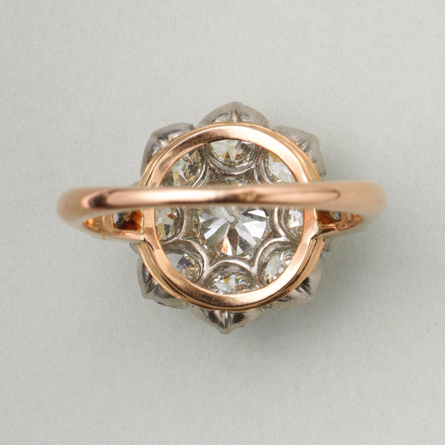 Gold- und Platin-Cluster-Ring mit Diamanten im Zustand „Gut“ im Angebot in Amsterdam, NL