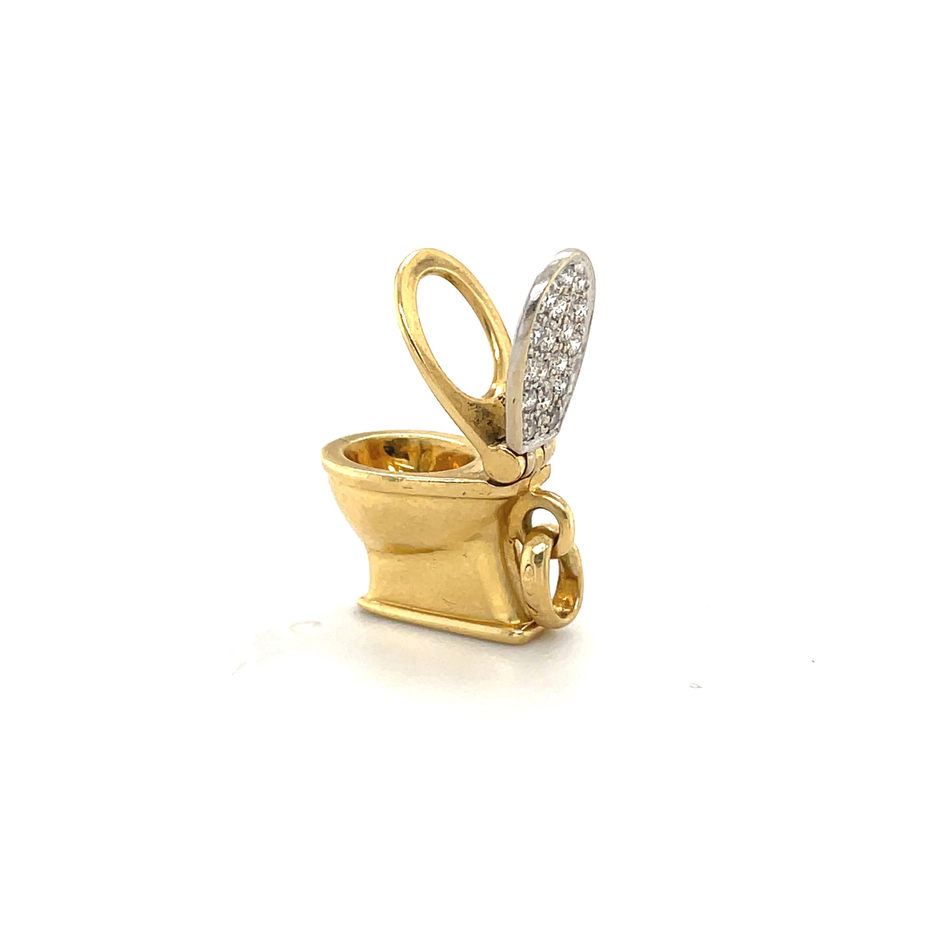 Round Cut Diamond Gold Bidet Charm For Sale