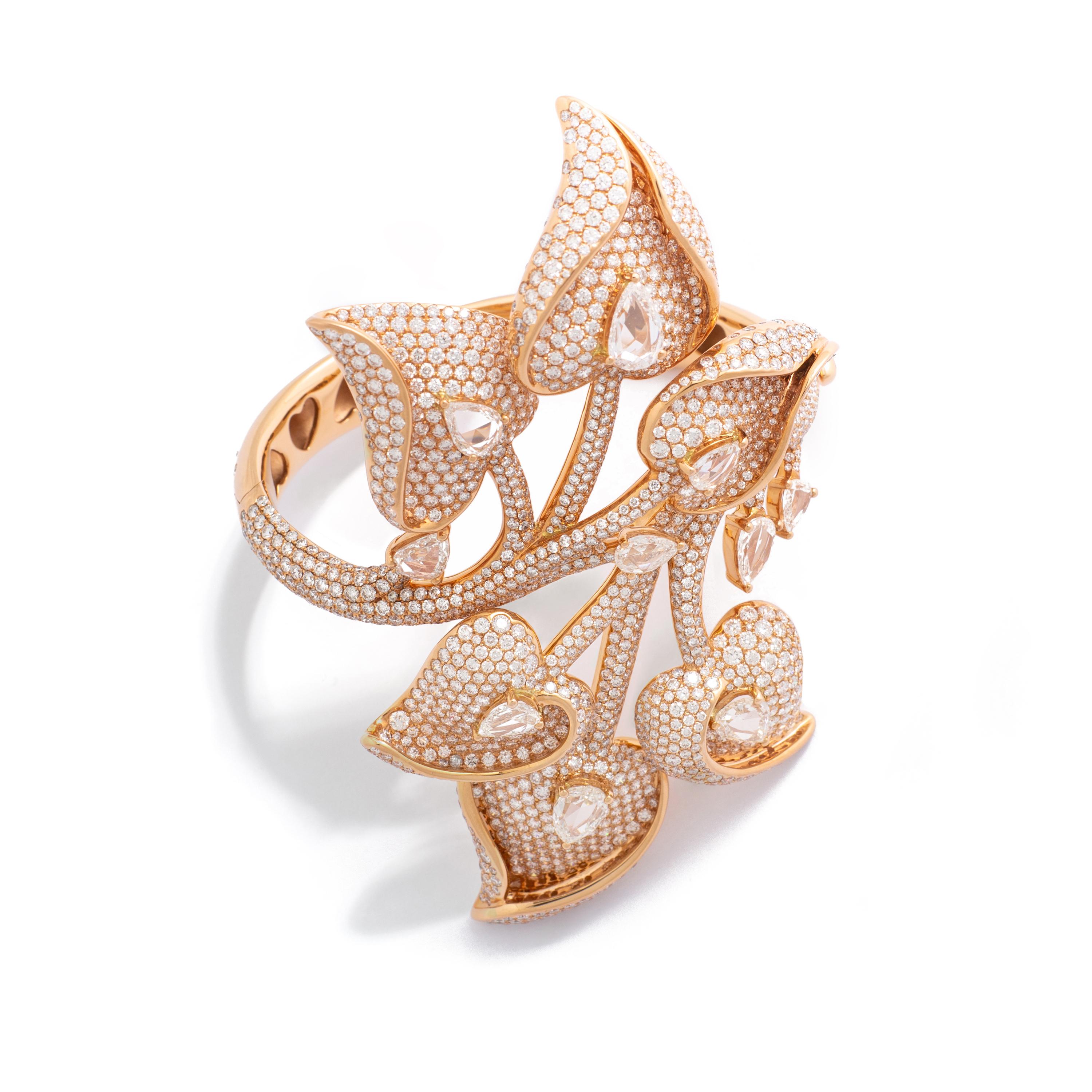 Bracelet pink gold 18K, 1637 diamonds 20.75cts 10 pear shape diamonds 6.80cts.