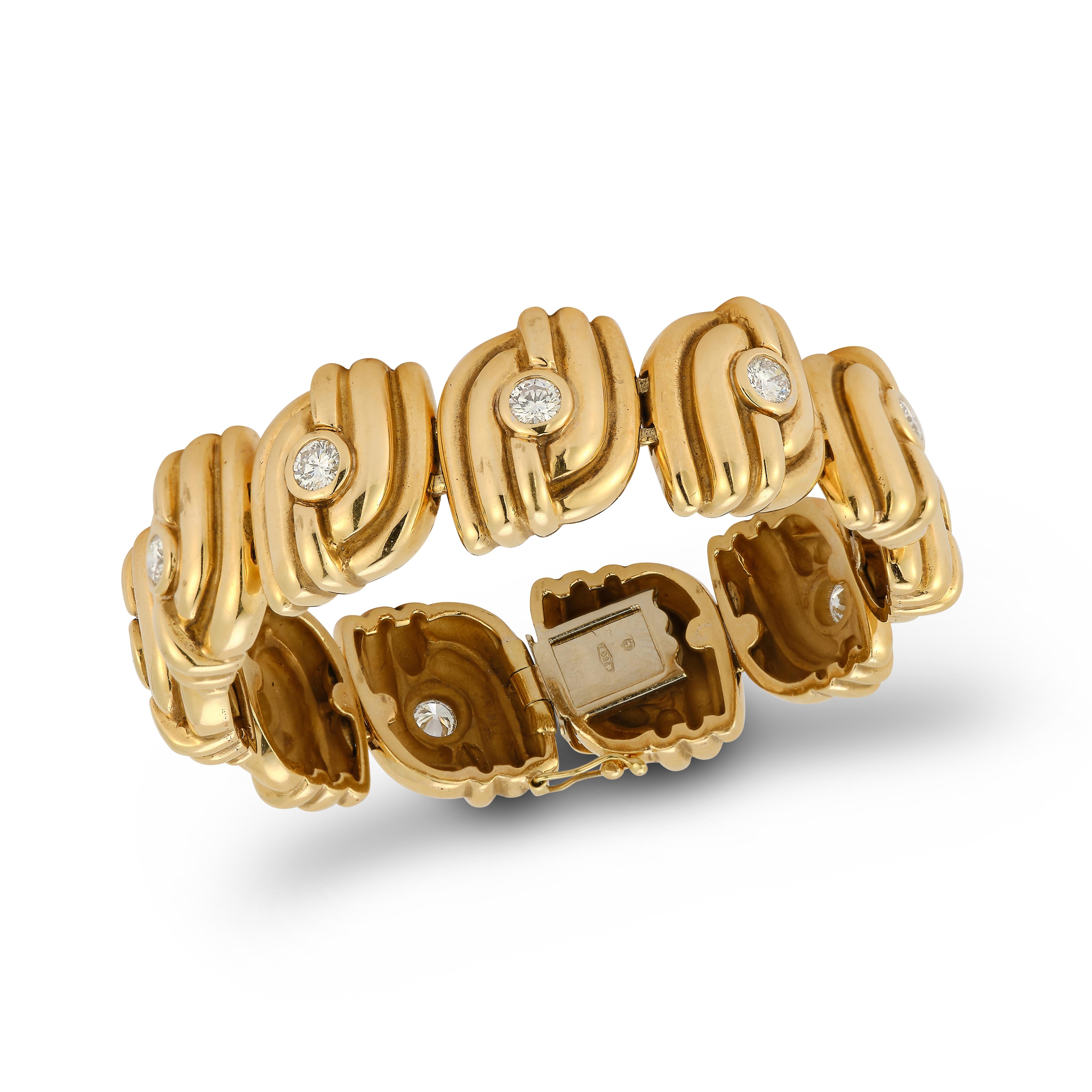Round Cut Diamond & Gold Bracelet For Sale