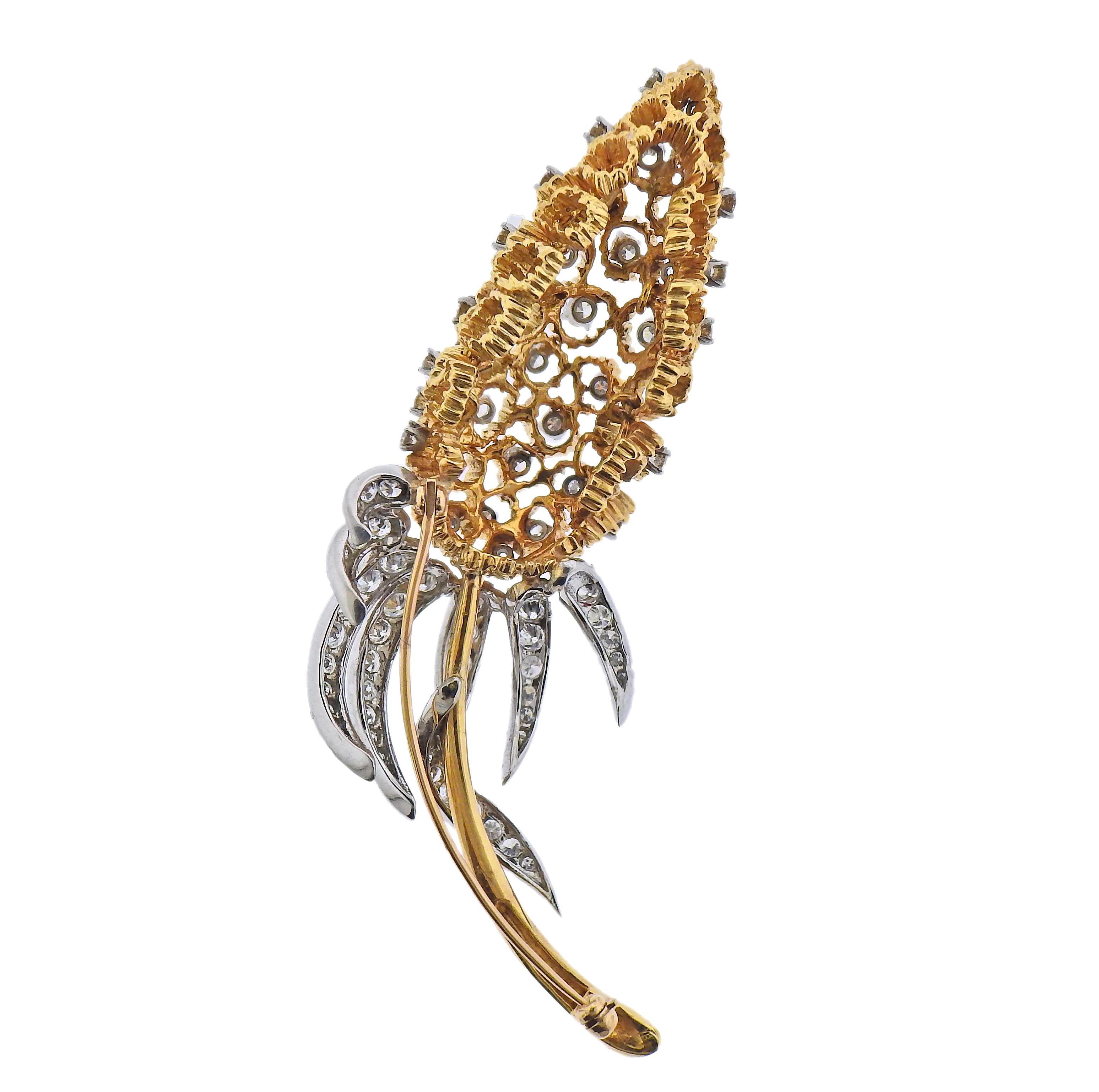 Diamond Gold Brooch Pin In Excellent Condition For Sale In New York, NY