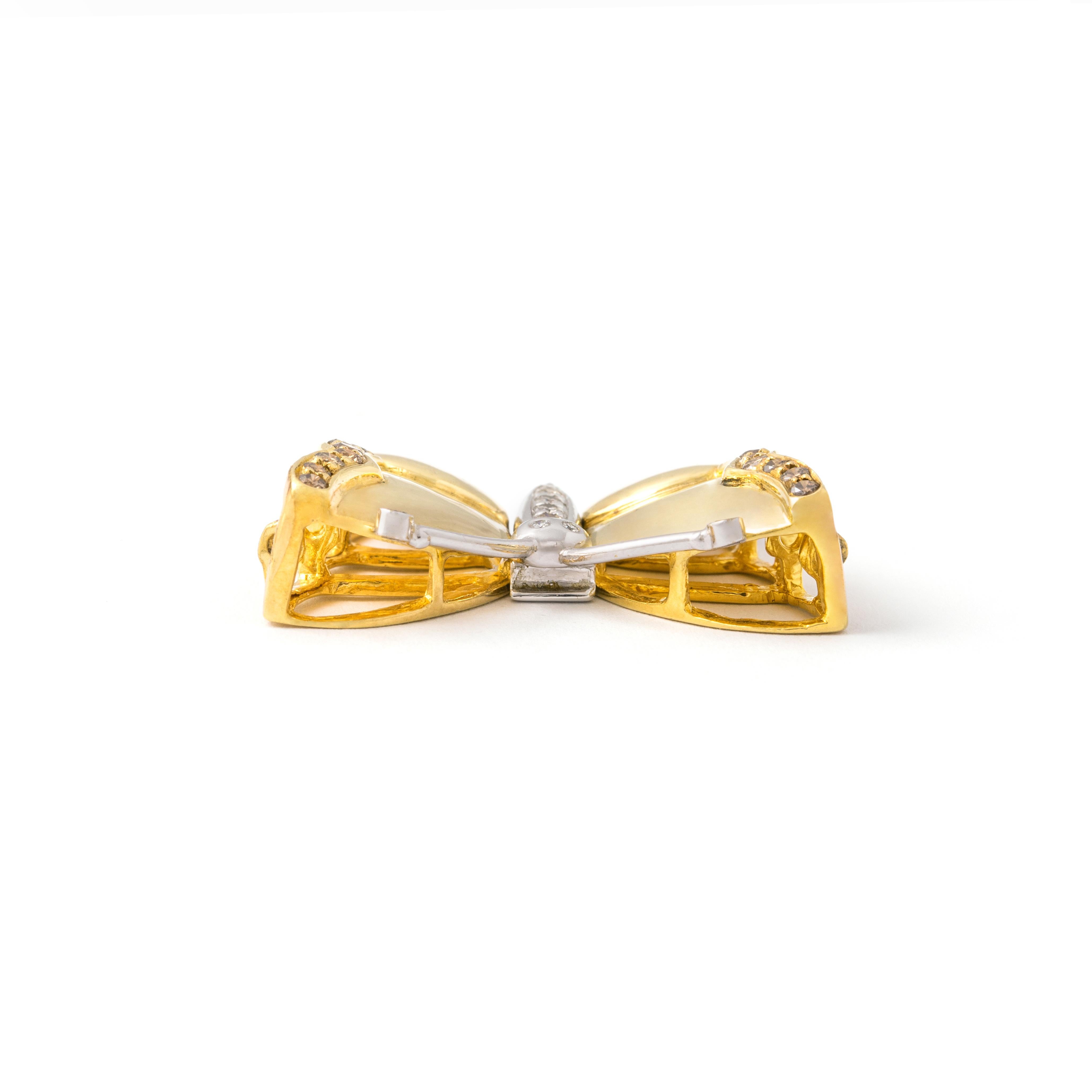 Diamond Gold Butterfly design Clasp In Good Condition For Sale In Geneva, CH