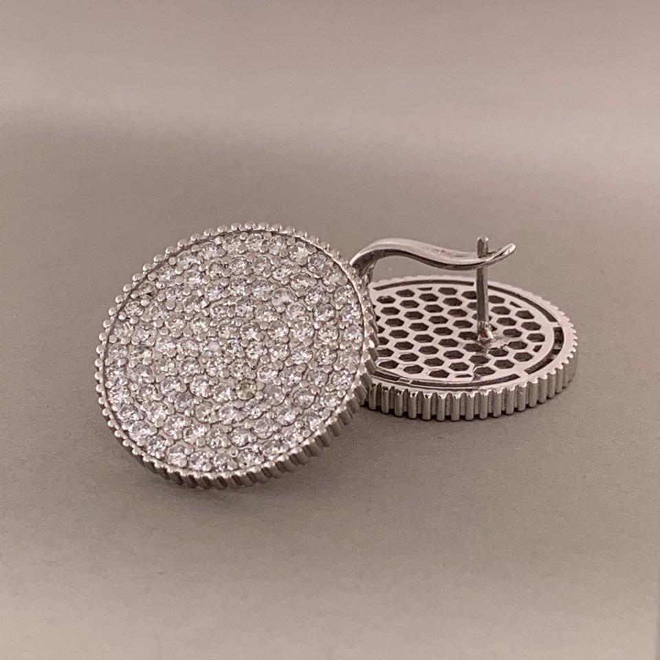 Diamond Gold Button Earrings In New Condition In Beverly Hills, CA