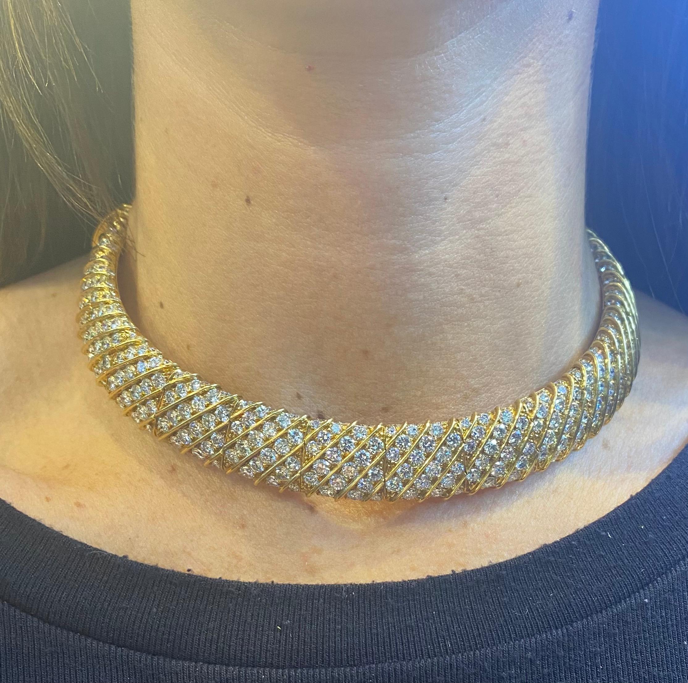 Diamond & Gold Choker Necklace In Excellent Condition For Sale In New York, NY