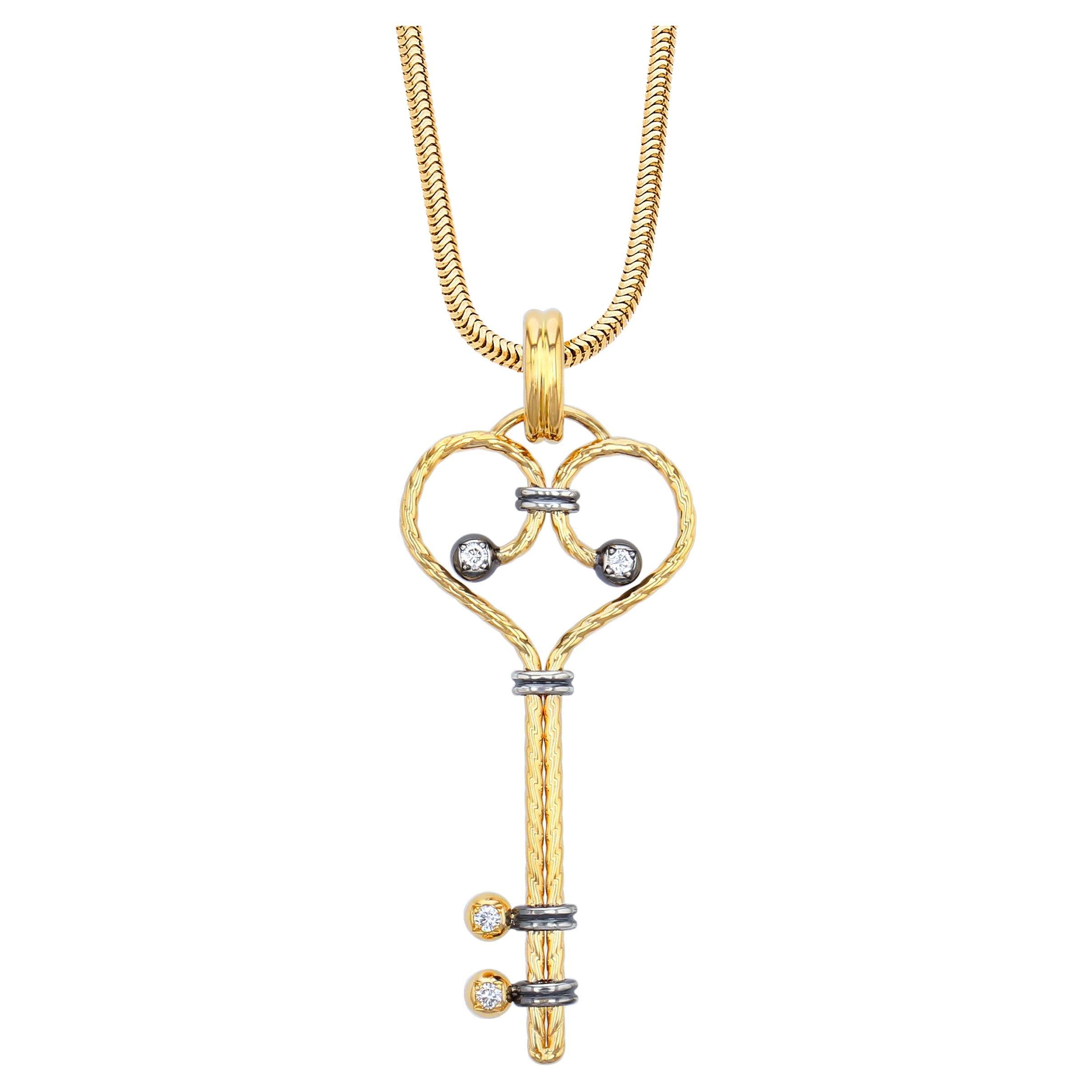 Diamond & Gold Clef Twist Charm by Elie Top For Sale