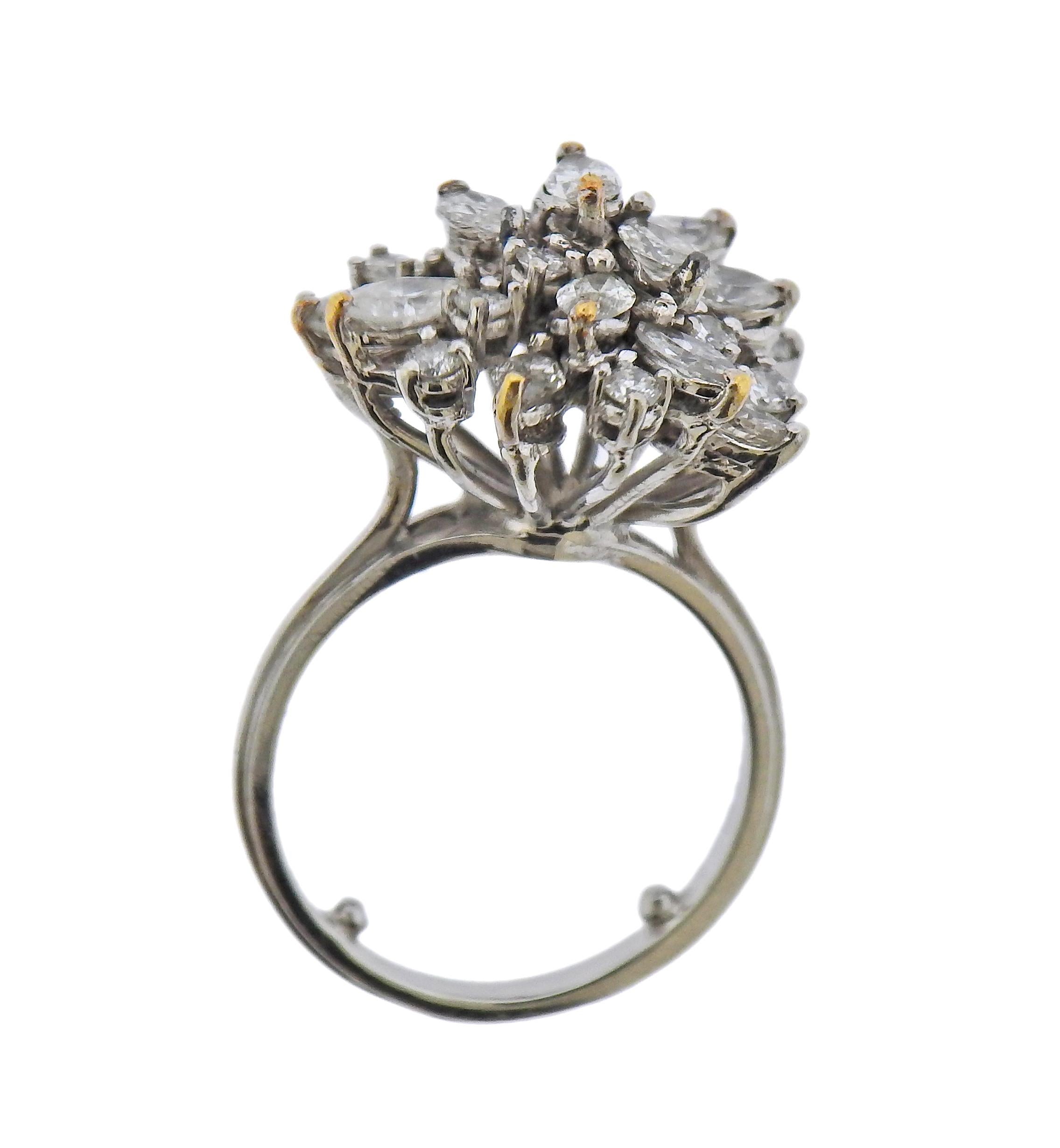 Diamond Gold Cluster Ring In Excellent Condition For Sale In New York, NY