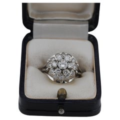 Diamond gold cluster ring in 14k Whitegold