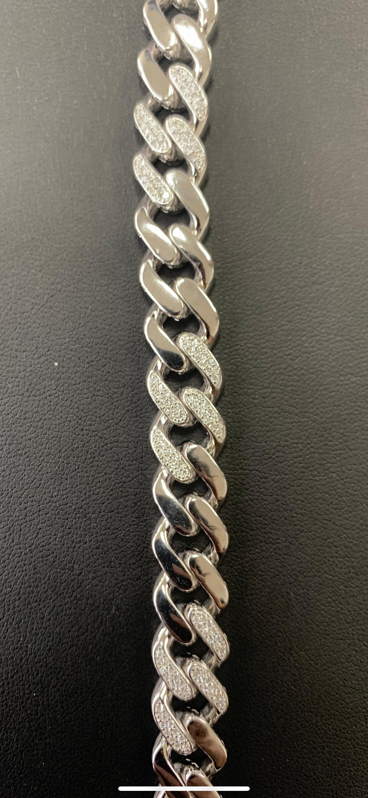 Moderne Yessayan Bracelet à maillons cubains en or et diamants en vente