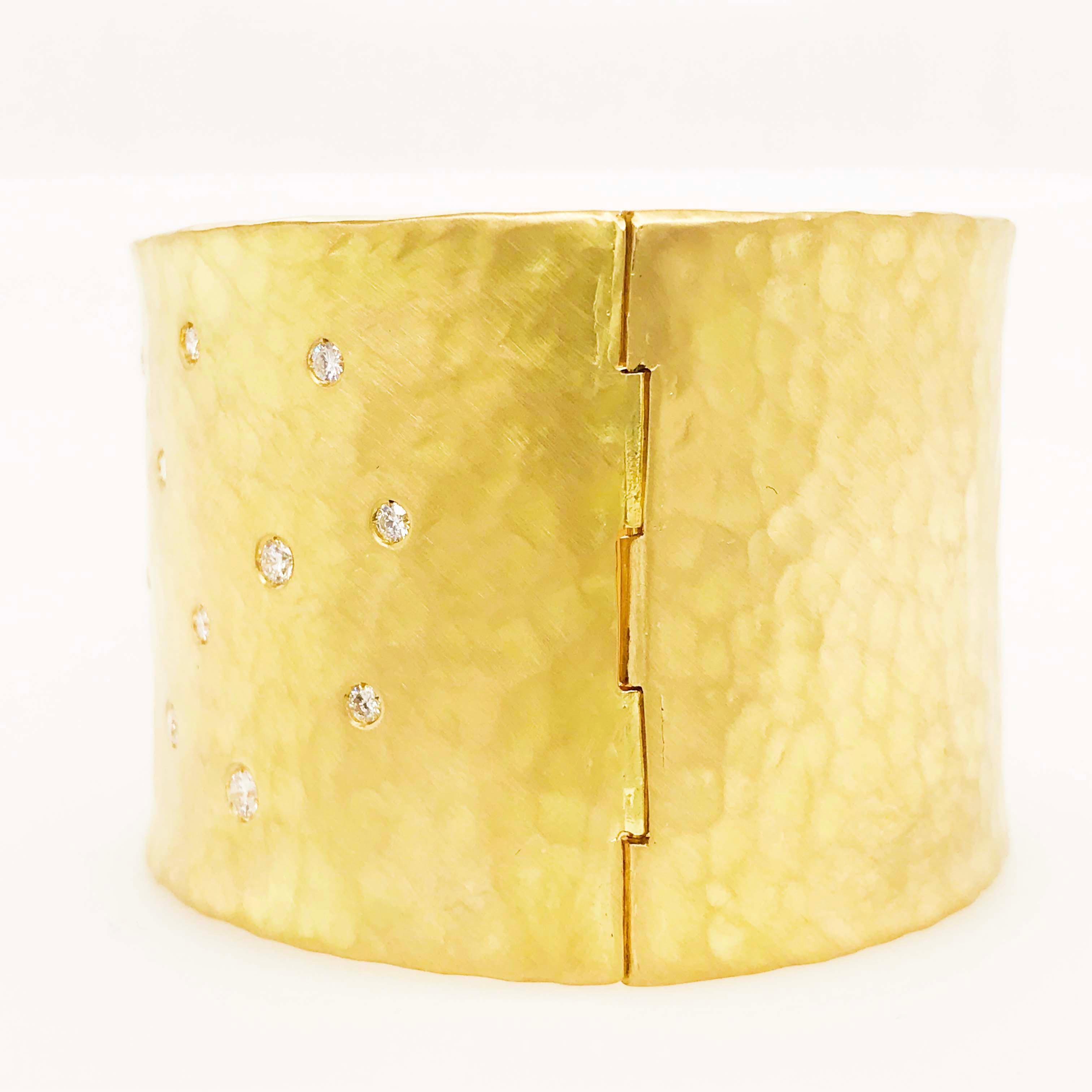 Diamond Gold Cuff Bracelet in 18 Karat Yellow Gold with 1.00 Carat Diamond 6