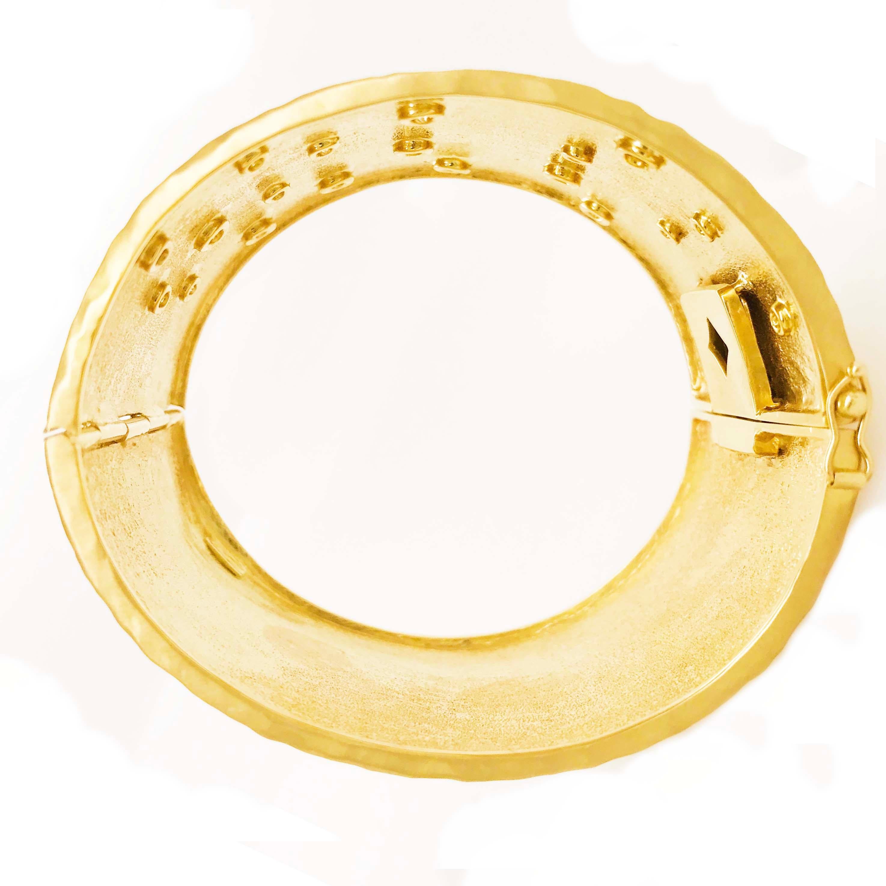Diamond Gold Cuff Bracelet in 18 Karat Yellow Gold with 1.00 Carat Diamond 7