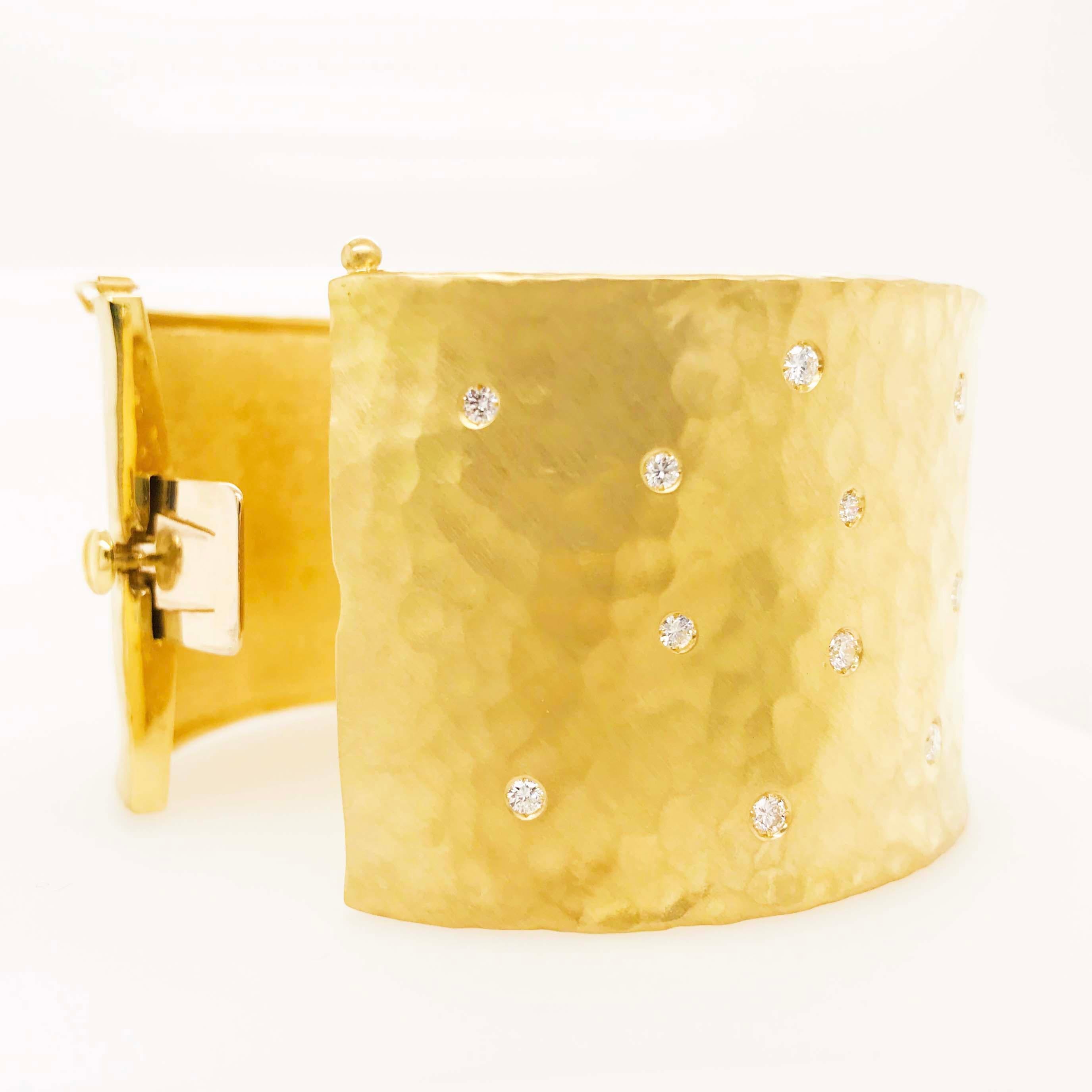 Diamond Gold Cuff Bracelet in 18 Karat Yellow Gold with 1.00 Carat Diamond 8