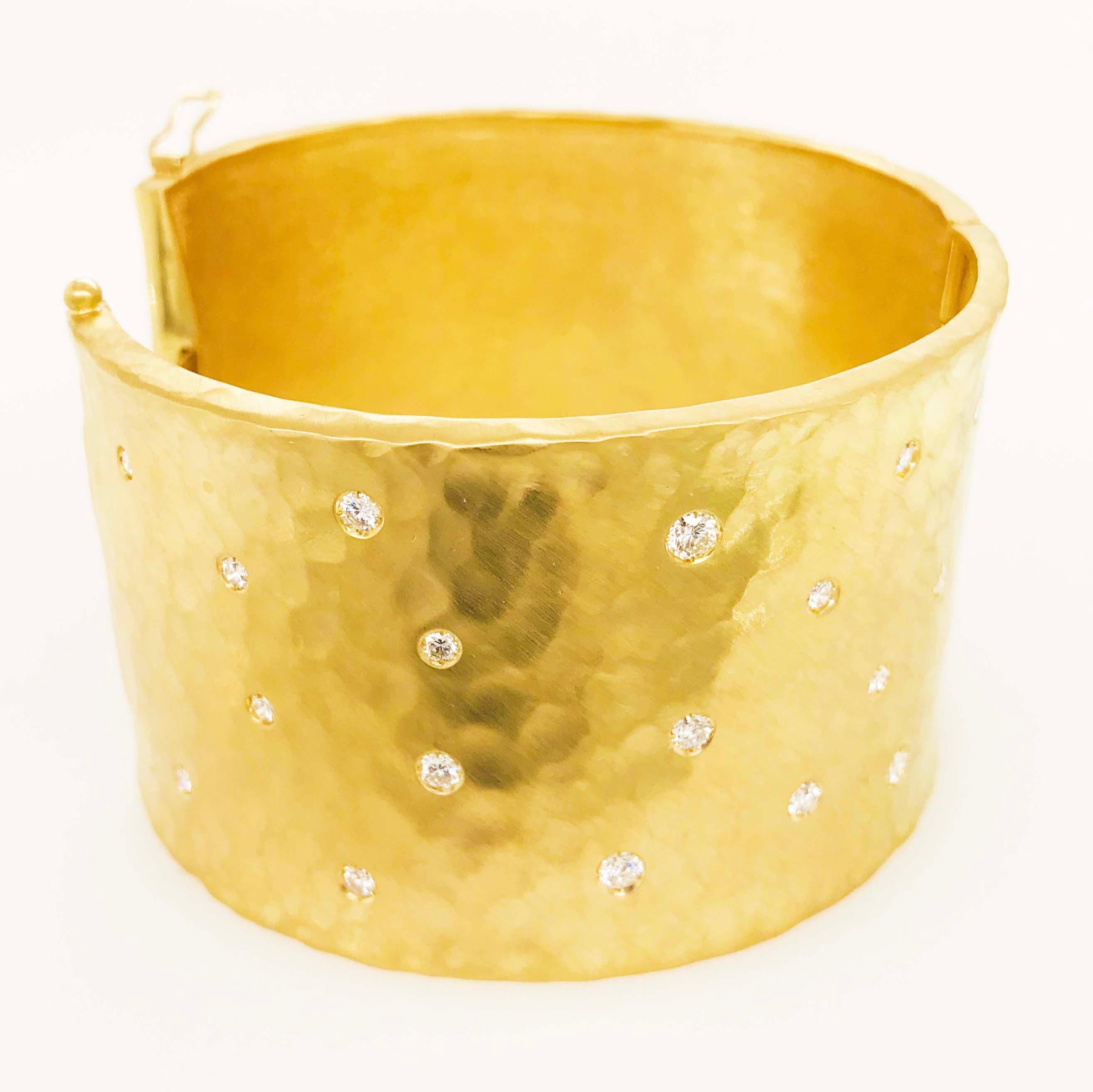 Diamond Gold Cuff Bracelet in 18 Karat Yellow Gold with 1.00 Carat Diamond 9