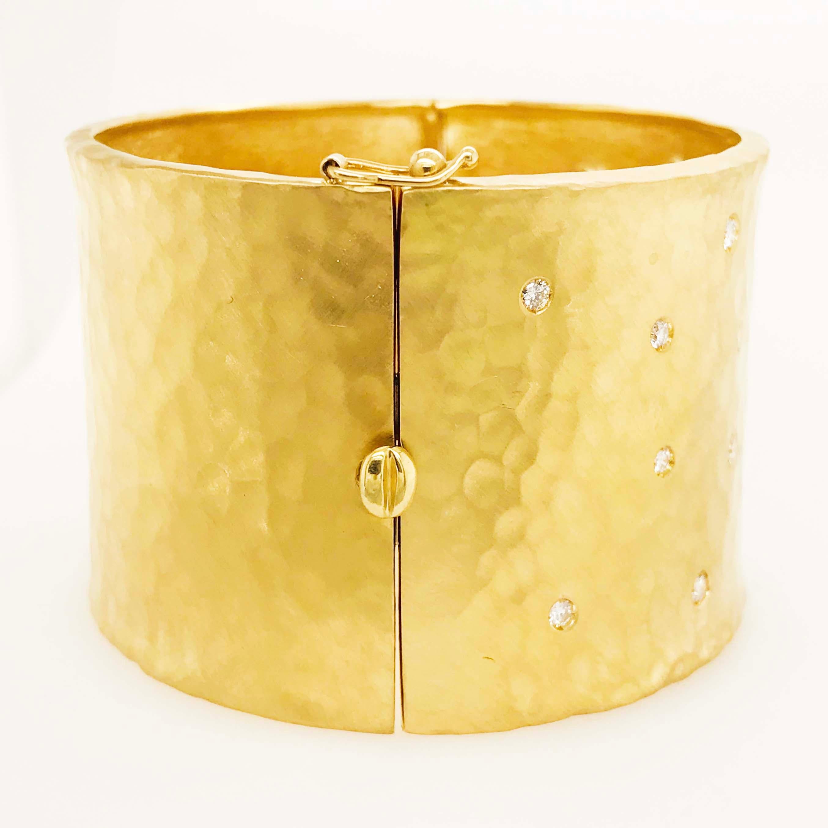 Women's Diamond Gold Cuff Bracelet in 18 Karat Yellow Gold with 1.00 Carat Diamond