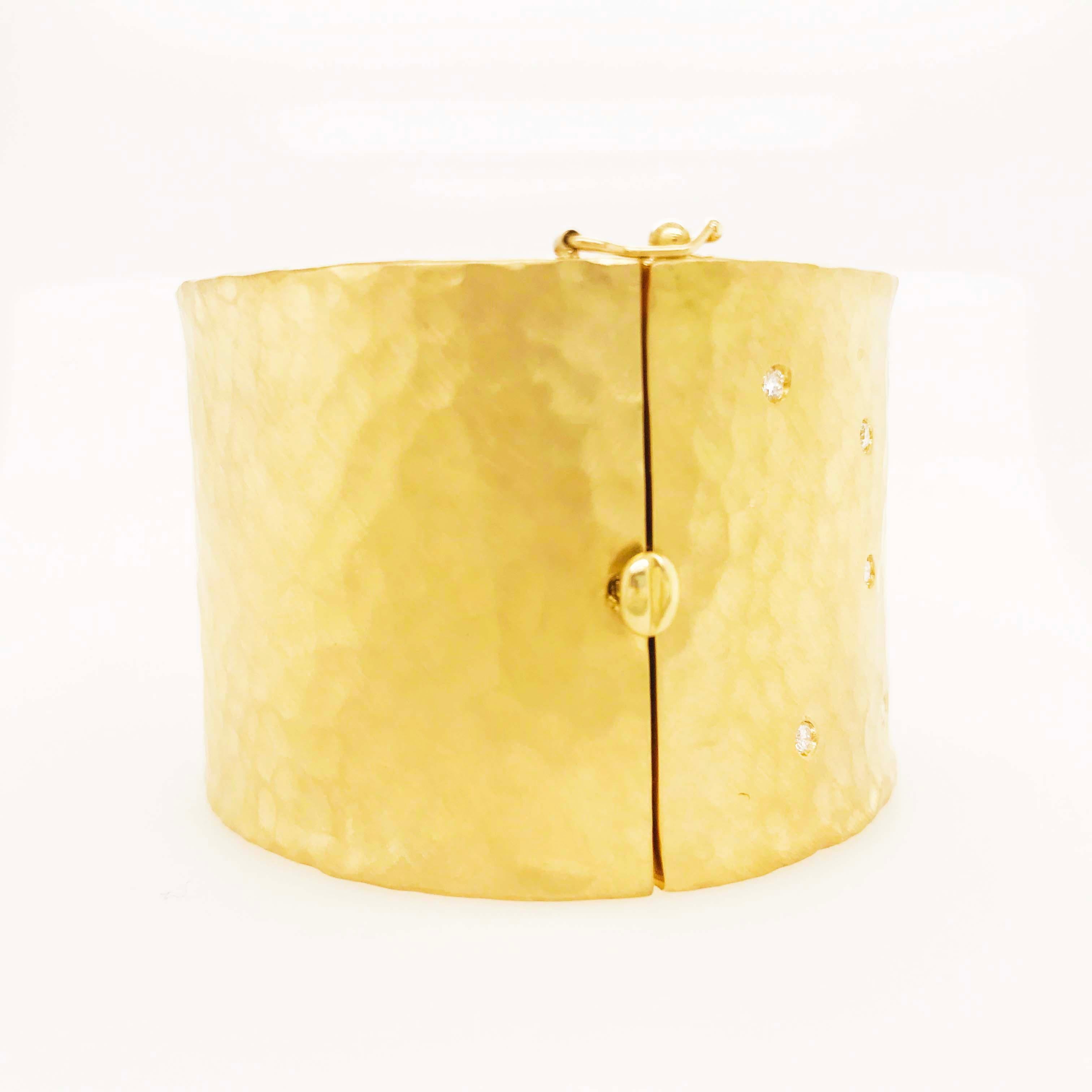 Diamond Gold Cuff Bracelet in 18 Karat Yellow Gold with 1.00 Carat Diamond 1