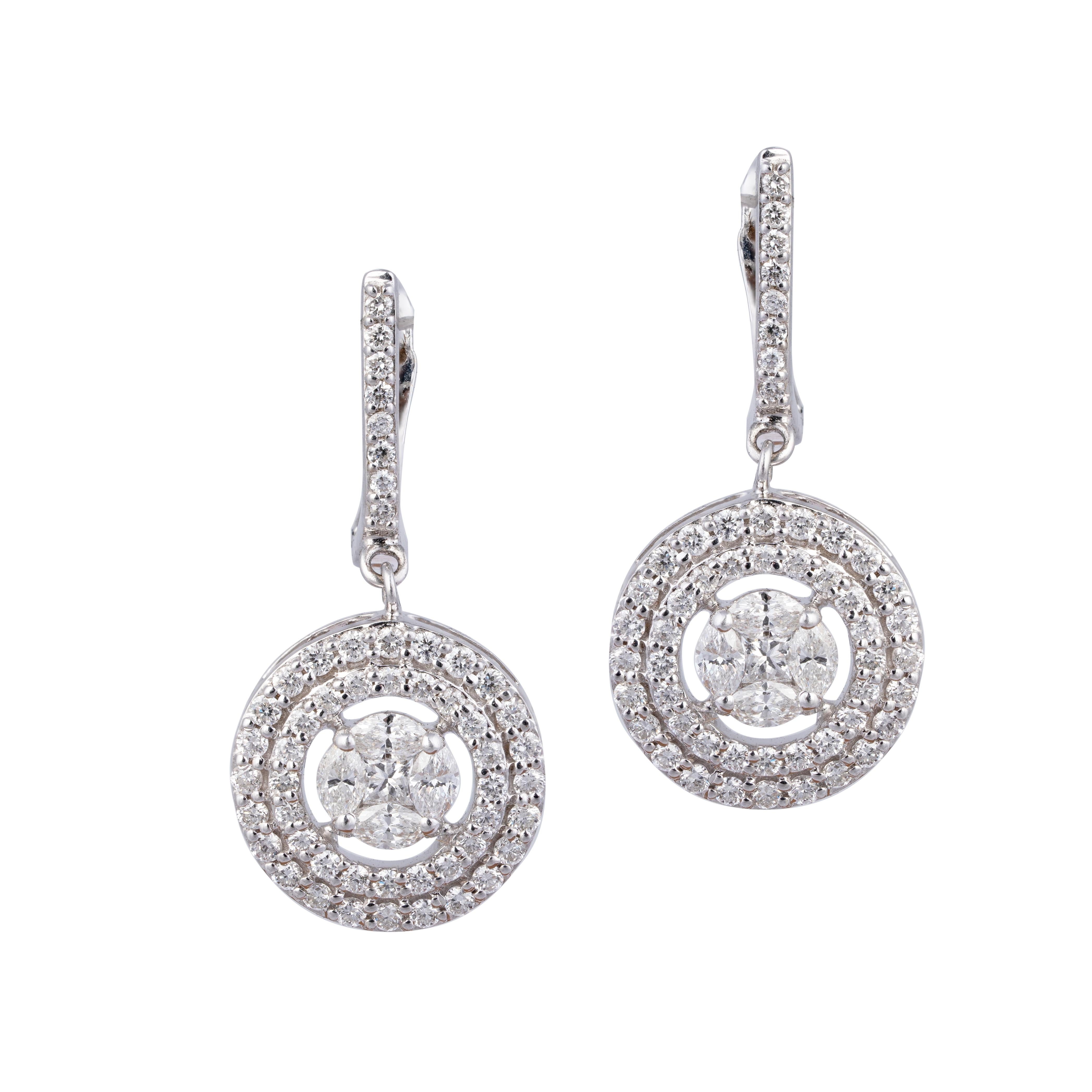 18k gold Diamond Earring with 1.72 carats of dimaonds In New Condition For Sale In jaipur, IN