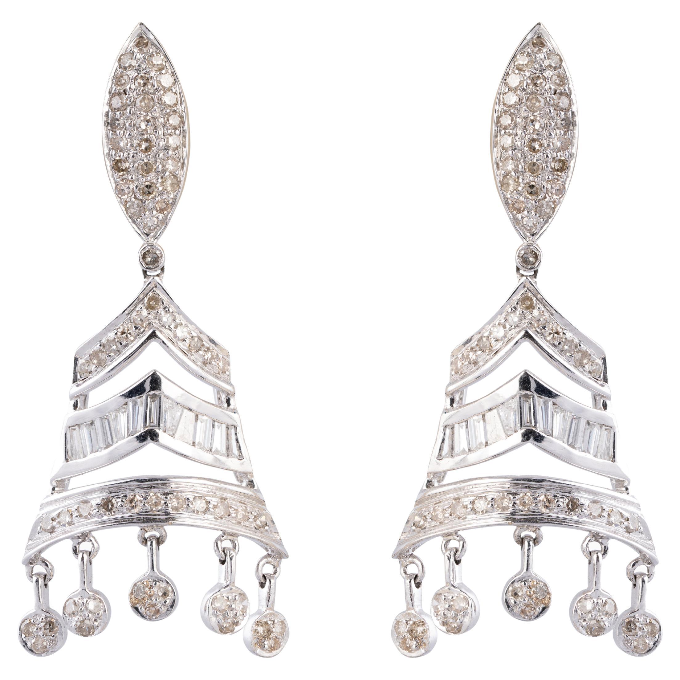 18k gold Diamond Earring with 1.87 carats of gold For Sale