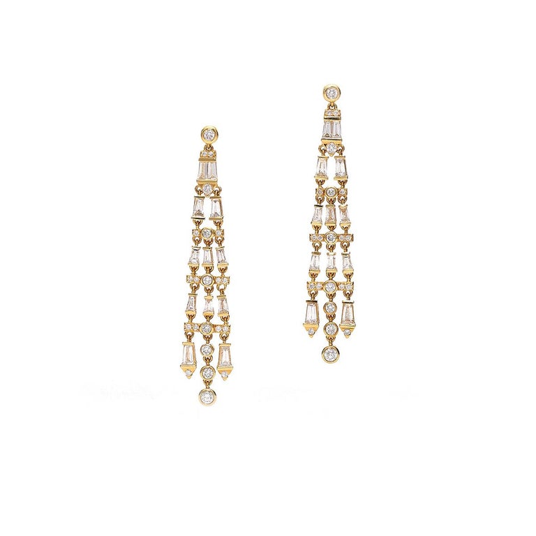 Earrings in 18kt yellow gold set with 44 diamonds 0.73 cts and 24 baguette diamonds 1.28 cts